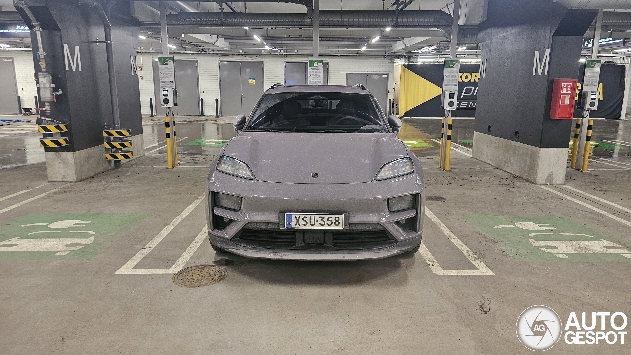 Porsche Macan EV Turbo