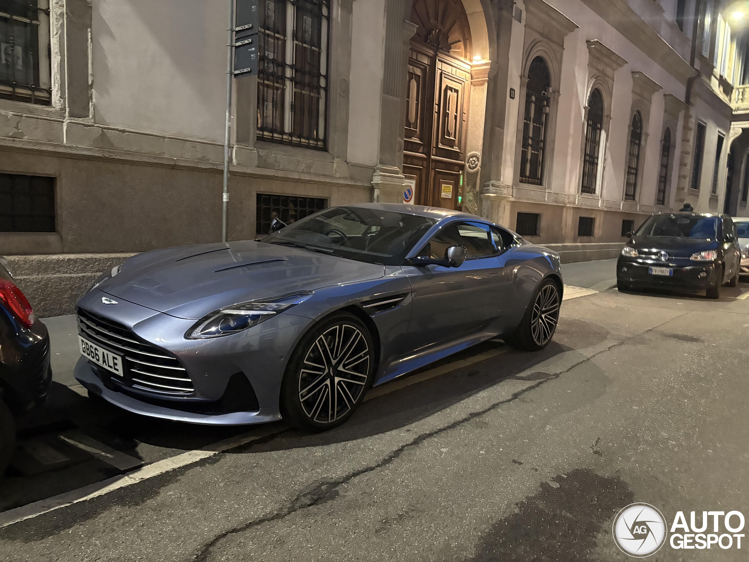 Aston Martin DB12