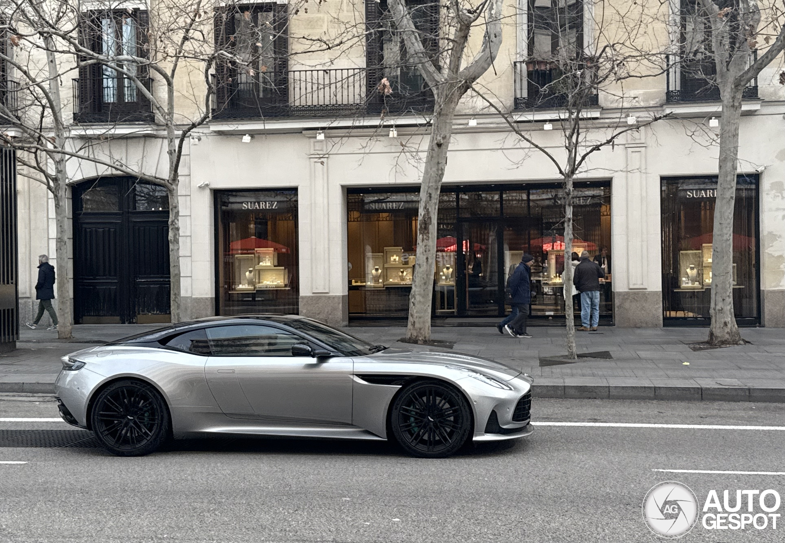 Aston Martin DB12