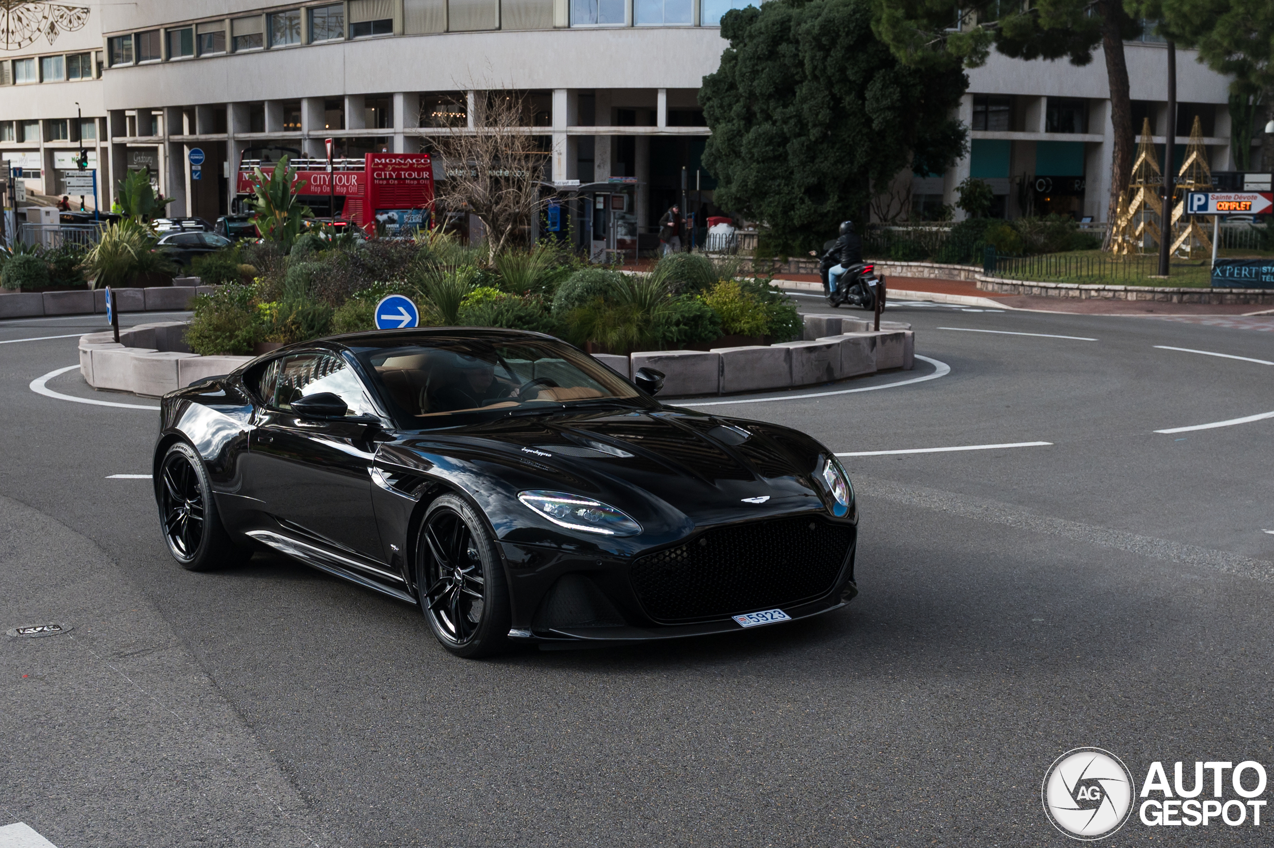 Aston Martin DBS Superleggera