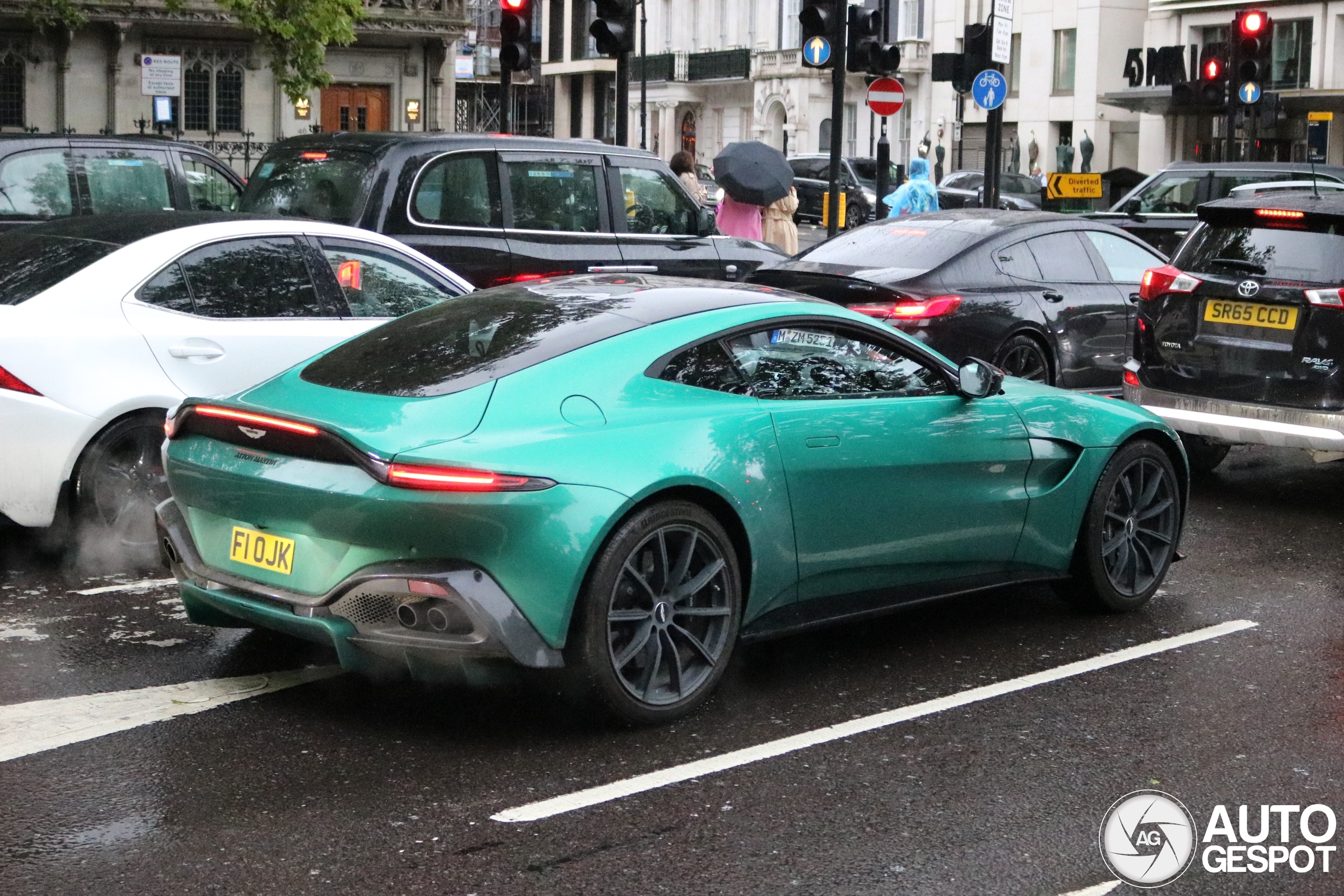 Aston Martin V8 Vantage 2018