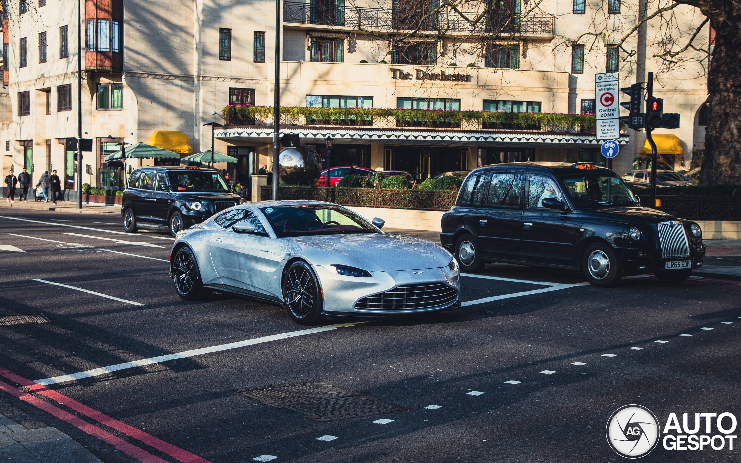 Aston Martin V8 Vantage 2018