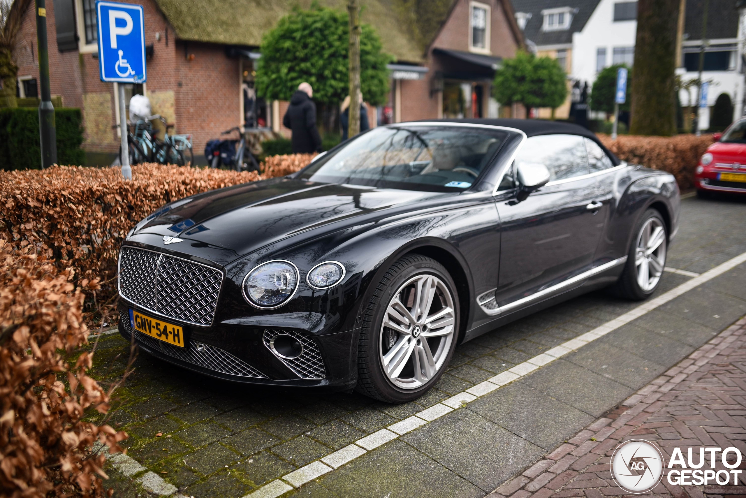 Bentley Continental GTC 2019 Mulliner