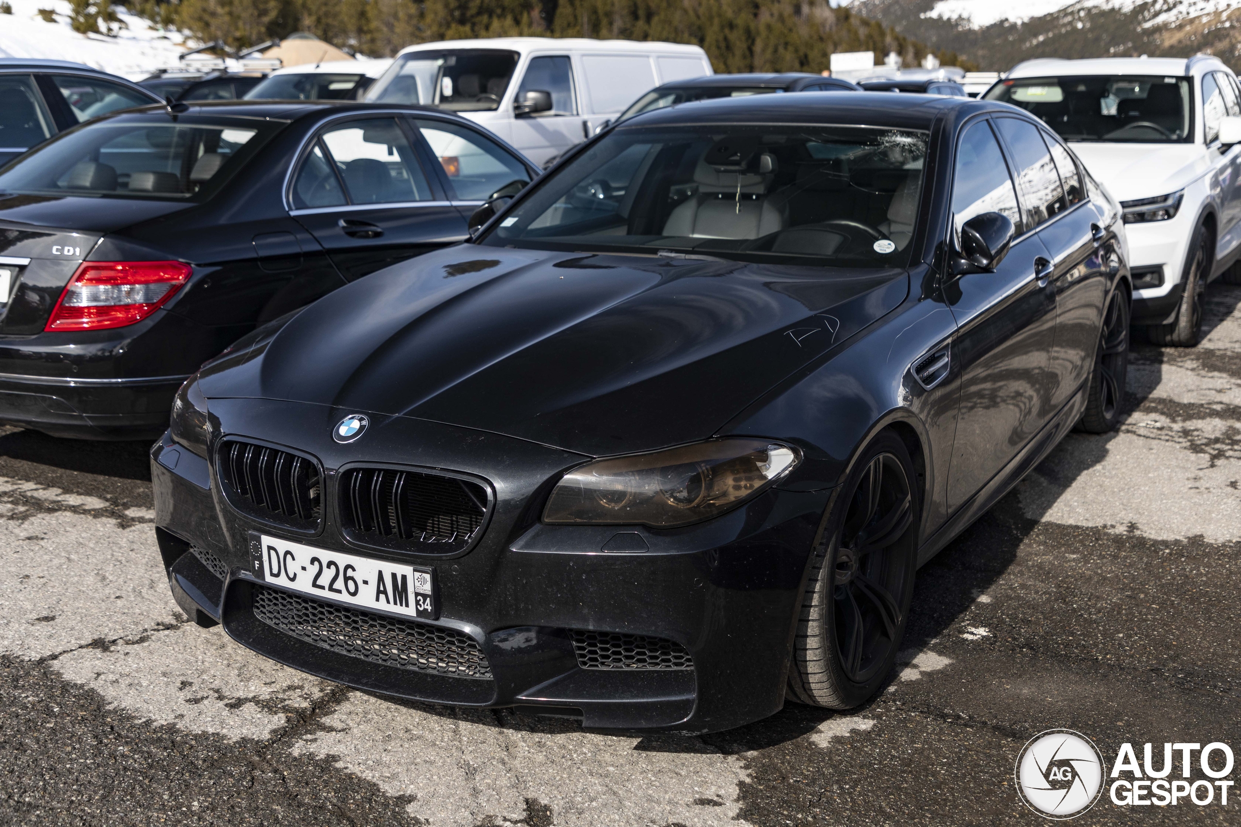 BMW M5 F10 2011
