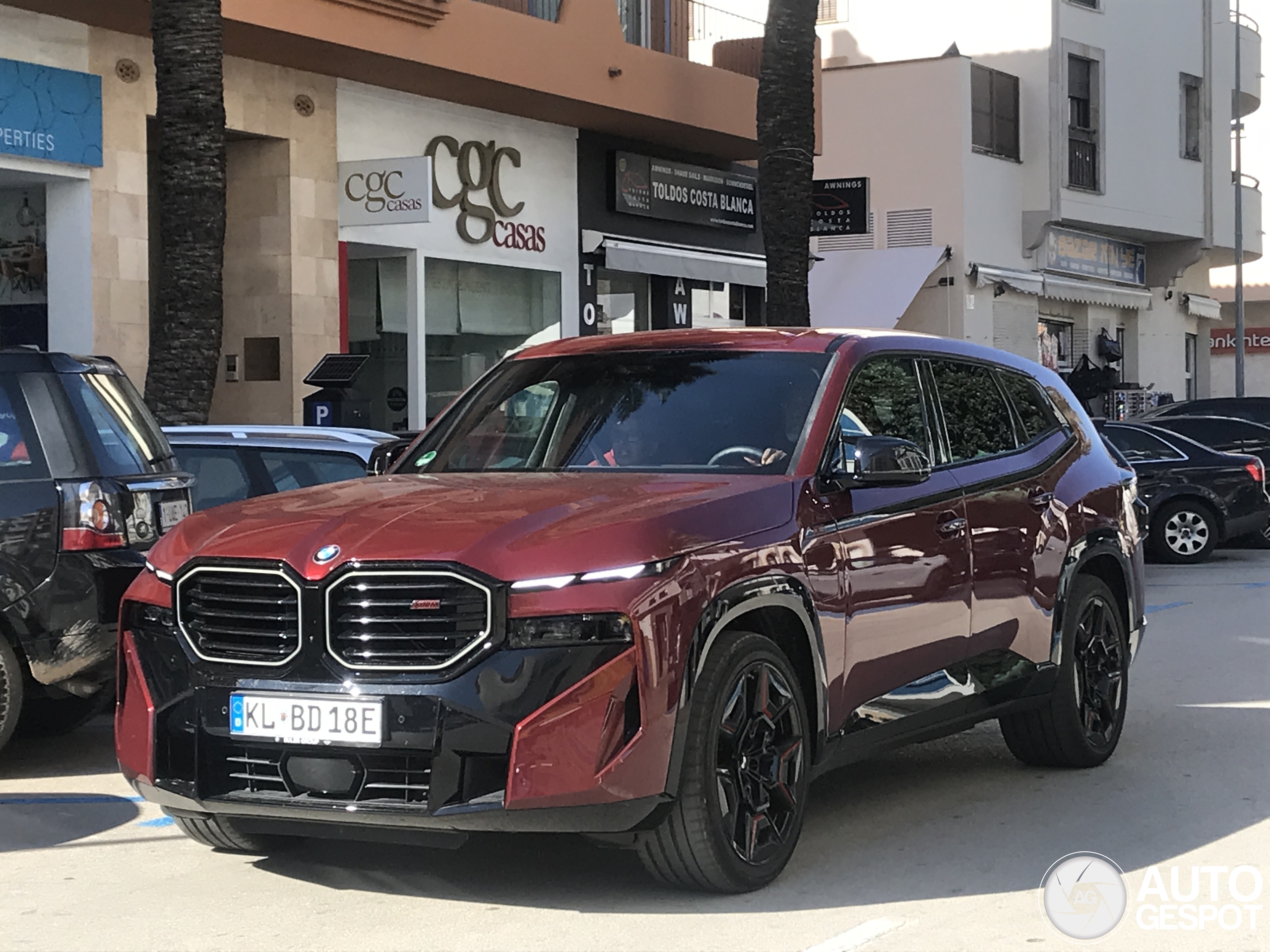 BMW XM G09 Label Red