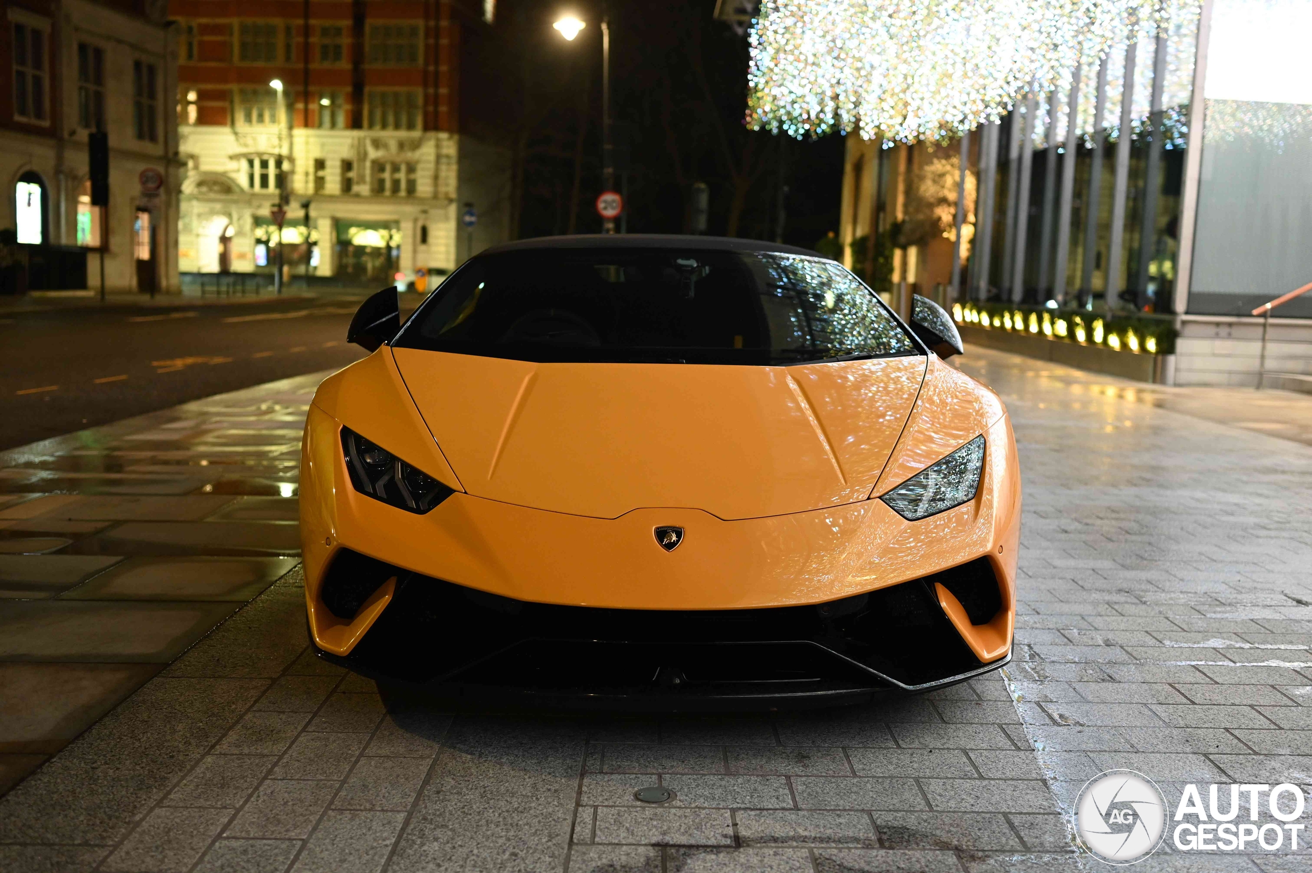 Lamborghini Huracán LP640-4 Performante Spyder