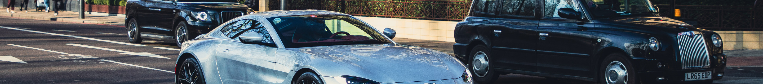 Aston Martin V8 Vantage 2018