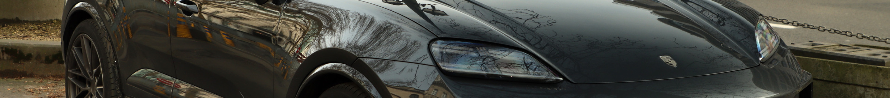 Porsche Macan EV Turbo
