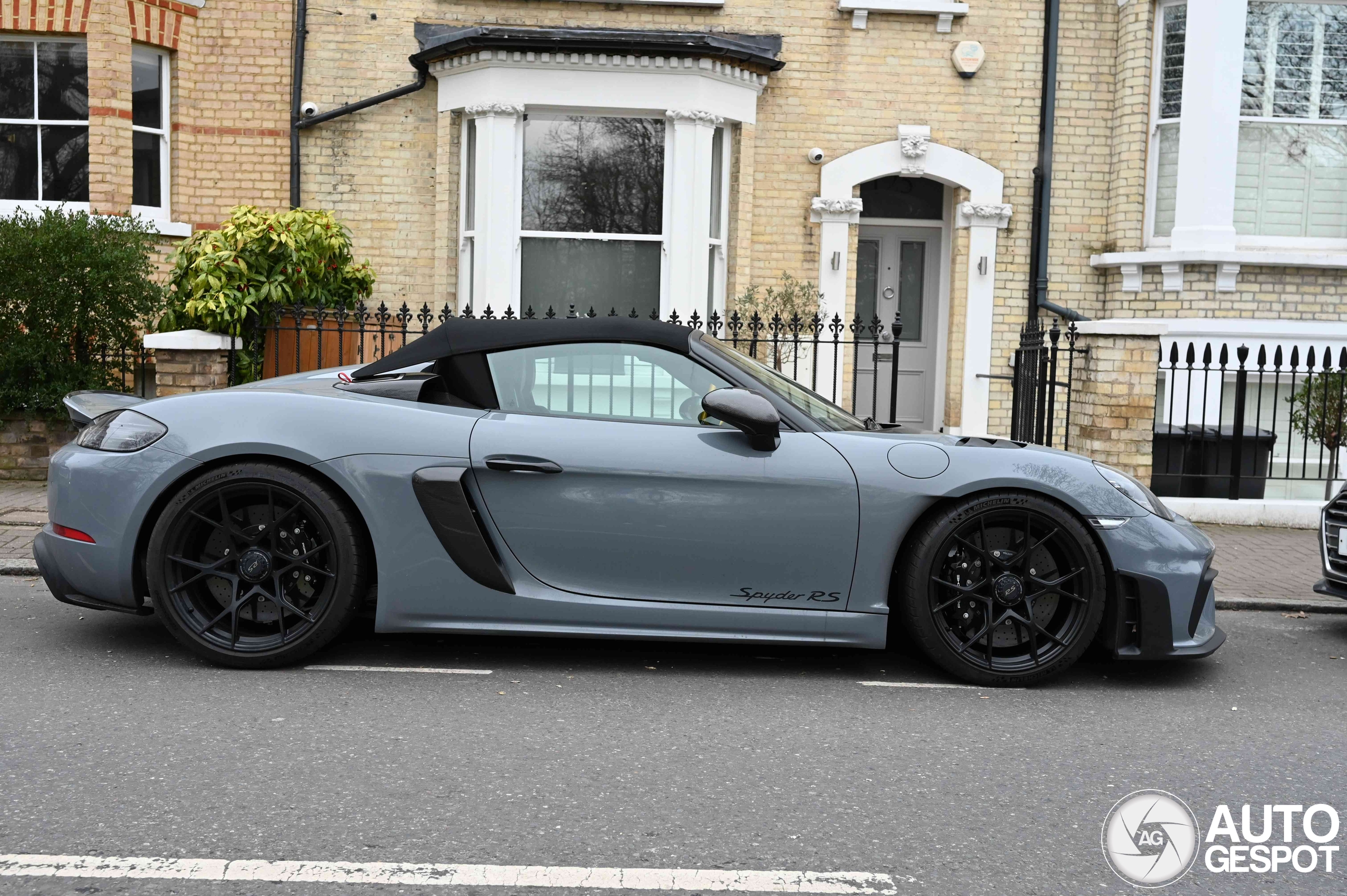 Porsche 718 Spyder RS Weissach Package
