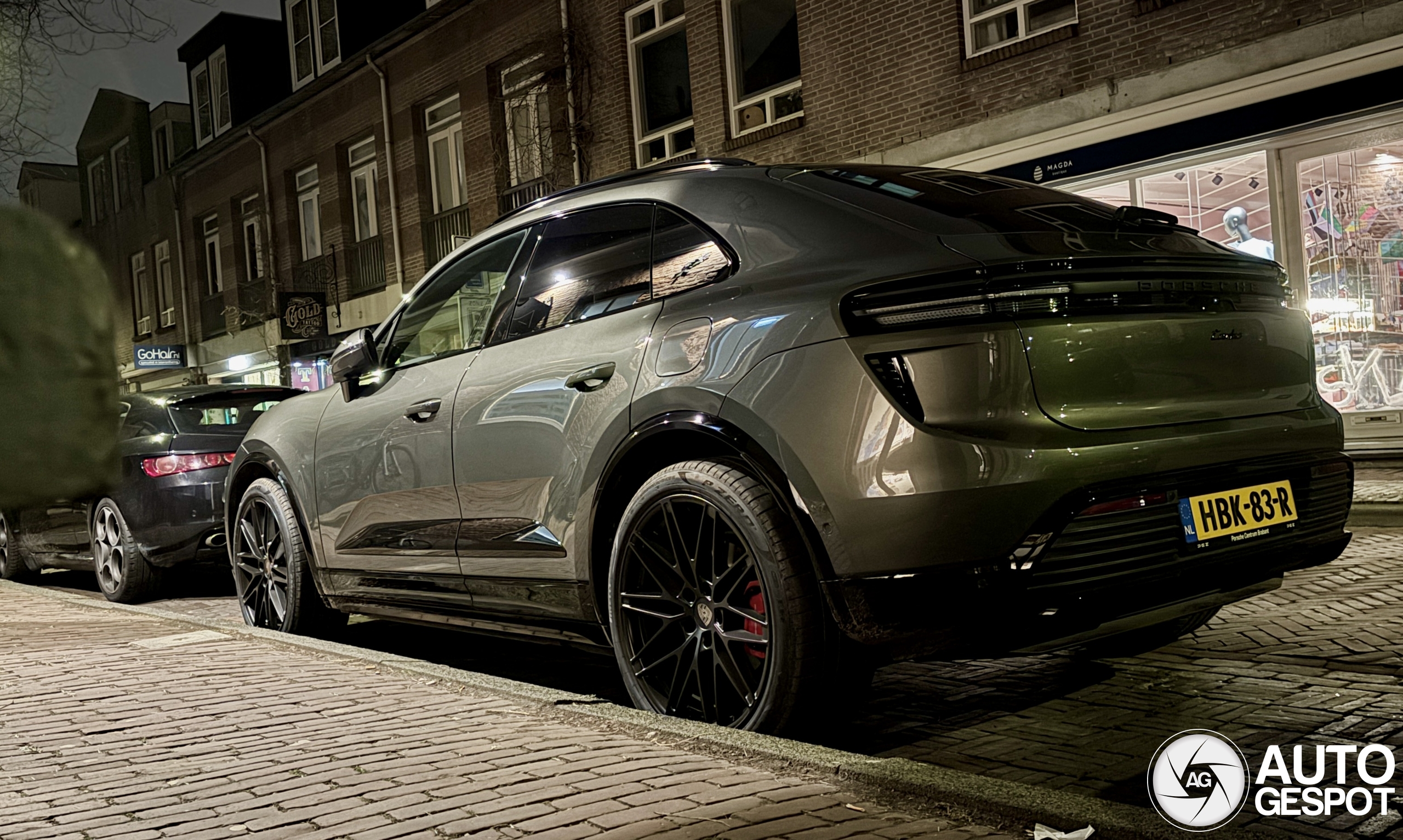 Porsche Macan EV Turbo