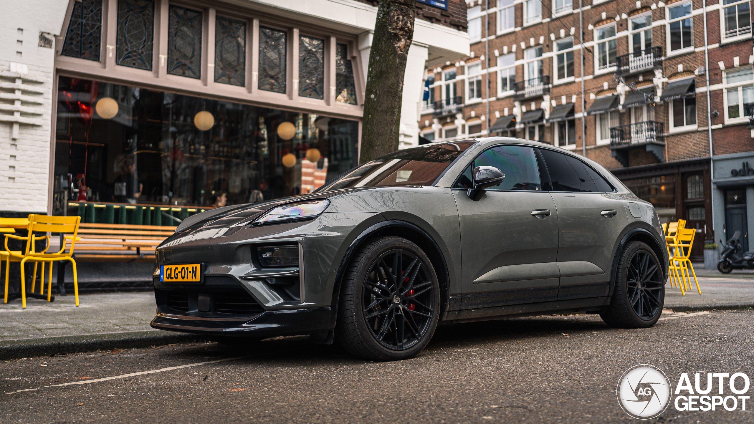 Porsche Macan EV Turbo