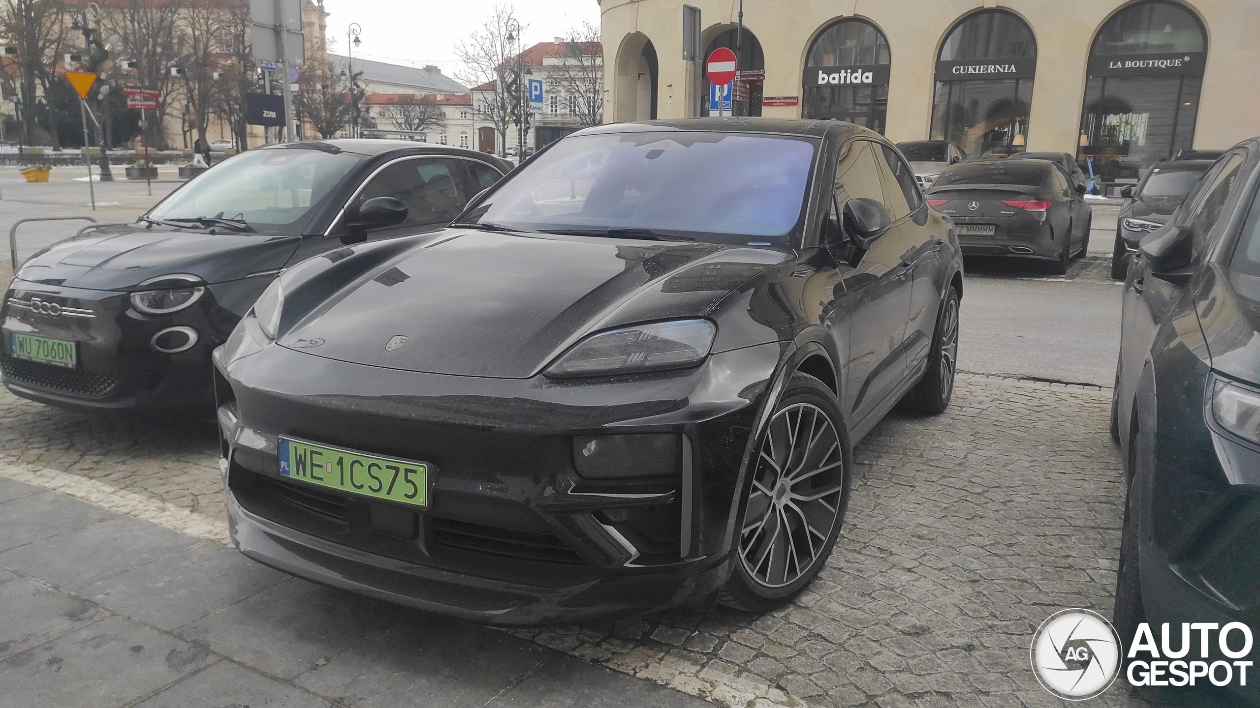 Porsche Macan EV Turbo