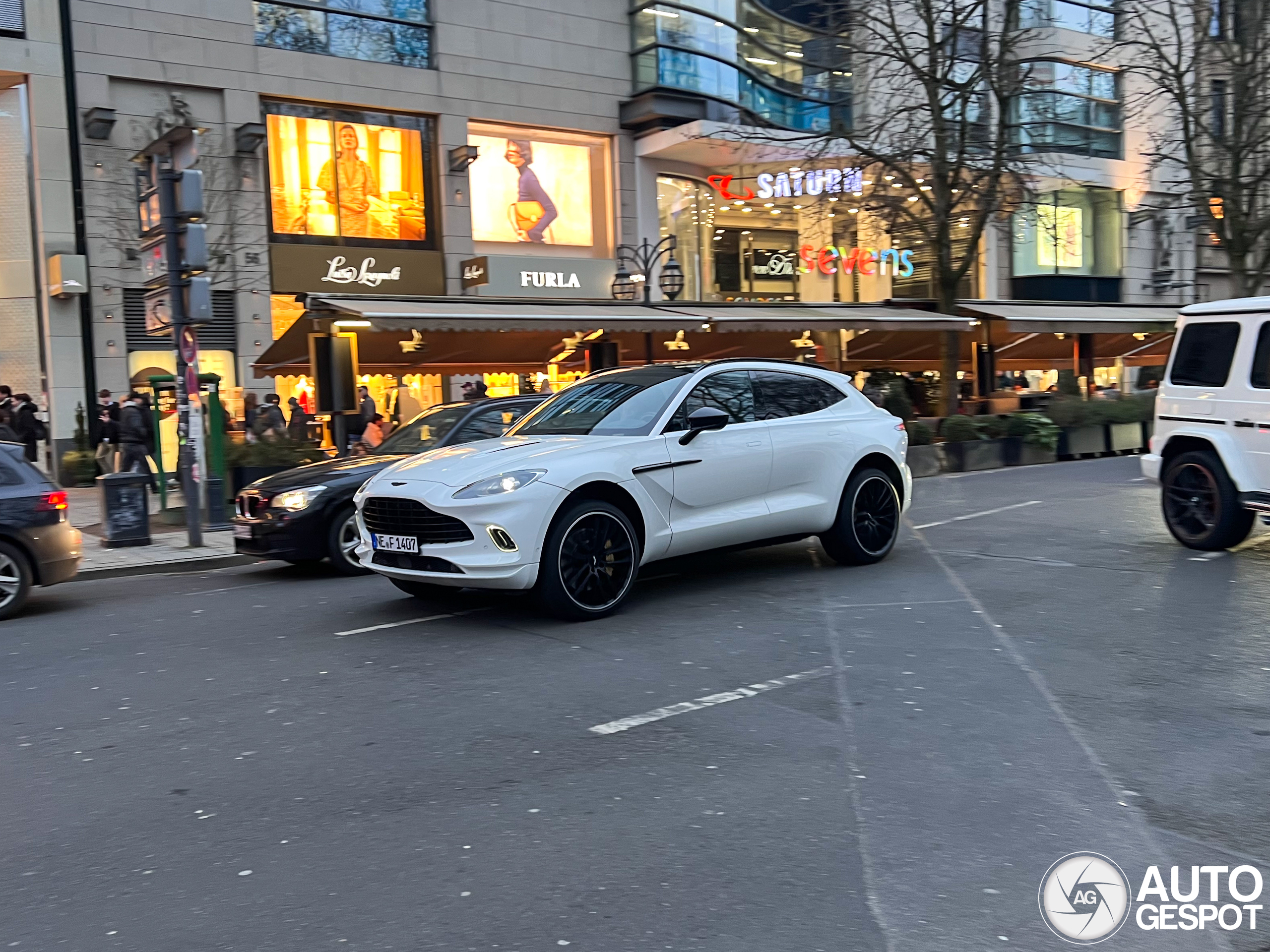 Aston Martin DBX