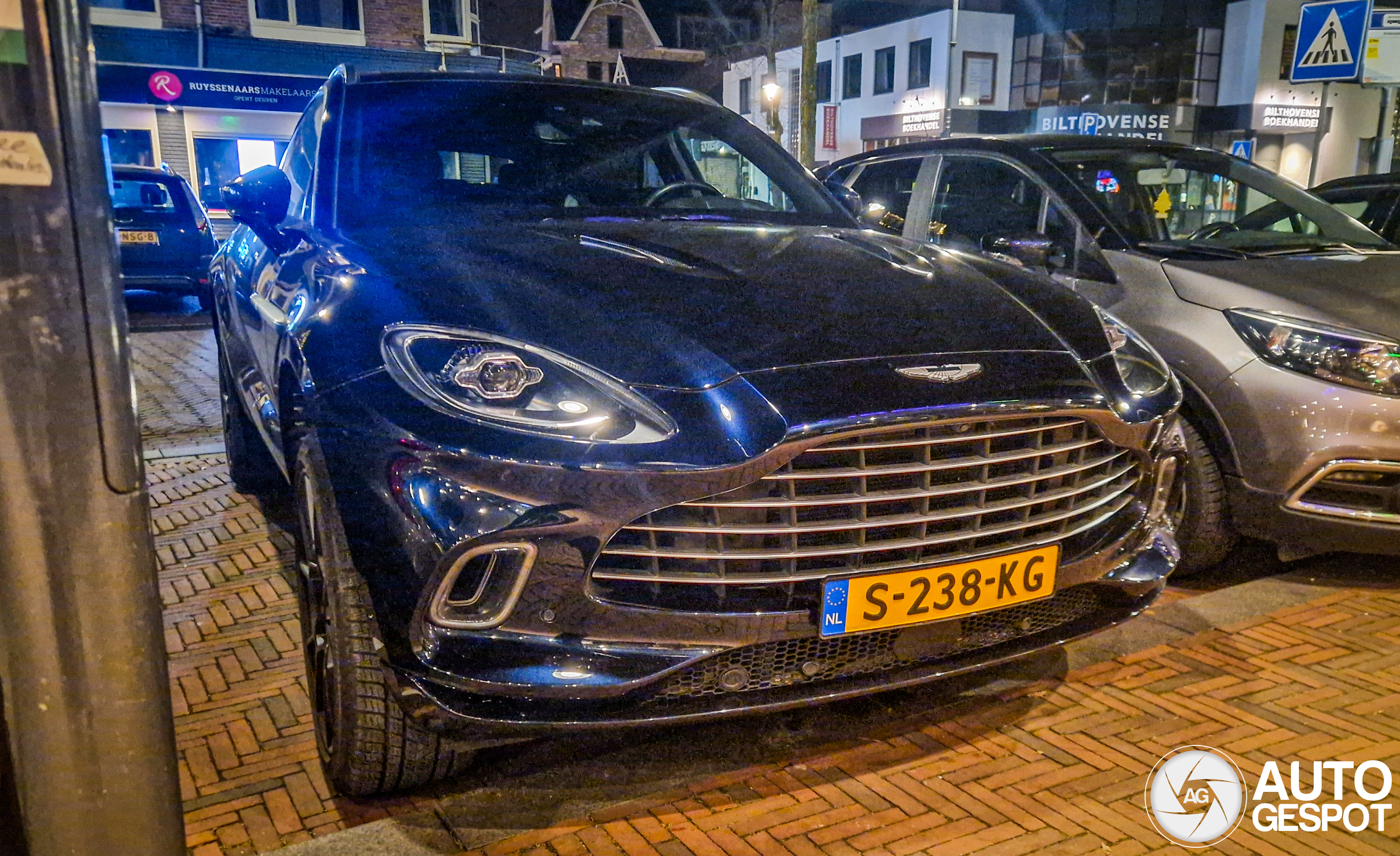 Aston Martin DBX