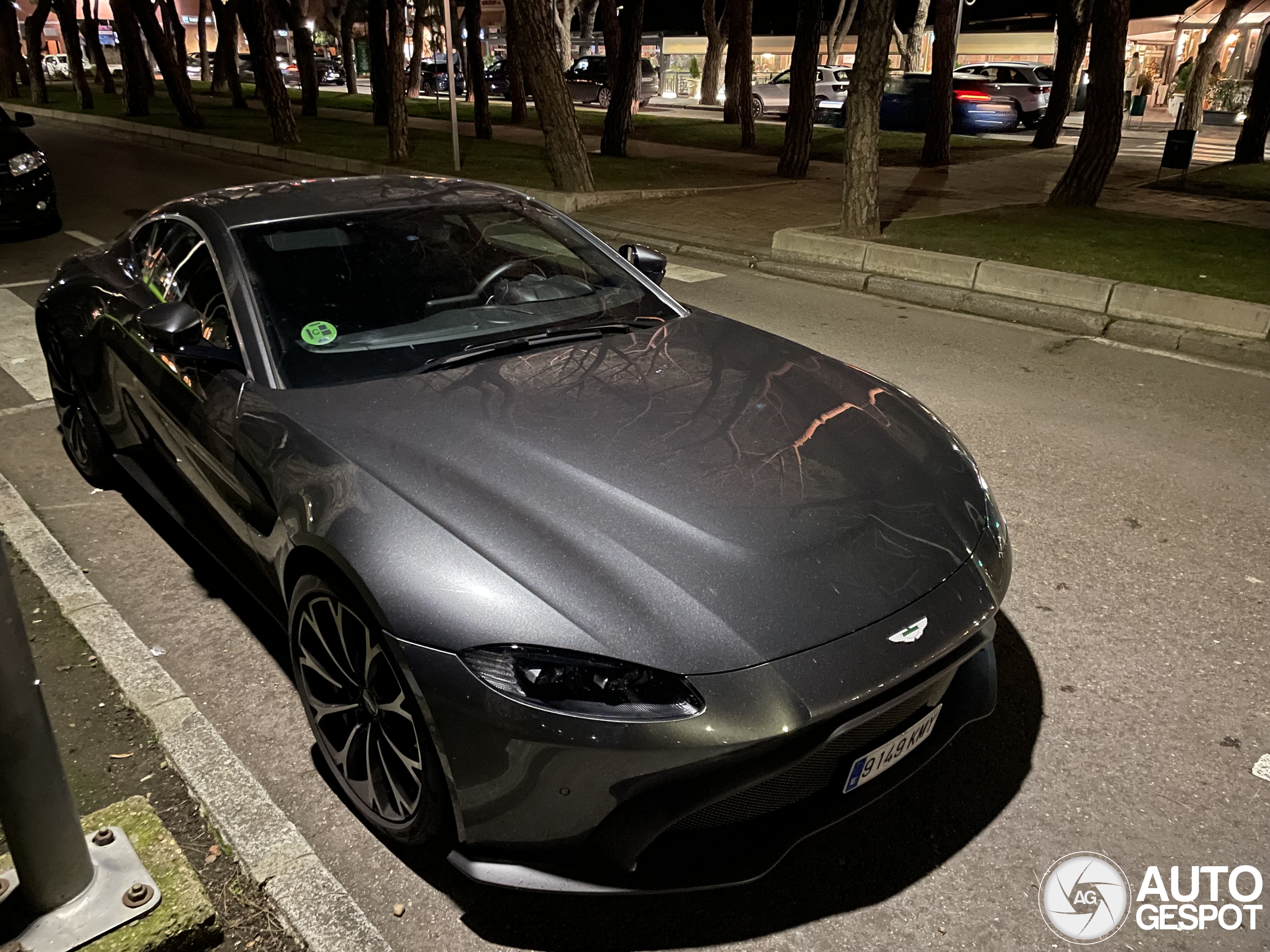 Aston Martin V8 Vantage 2018
