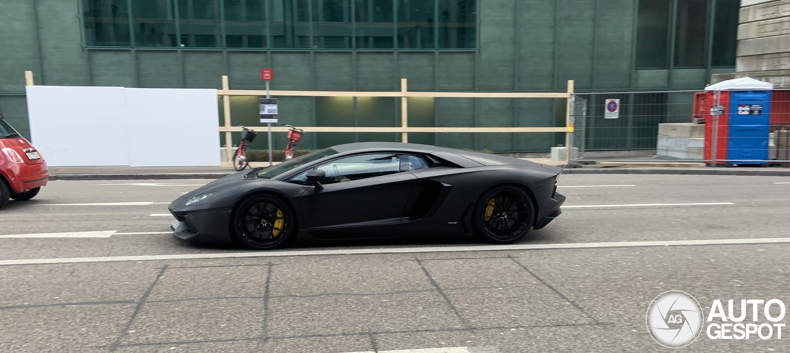 Lamborghini Aventador LP700-4