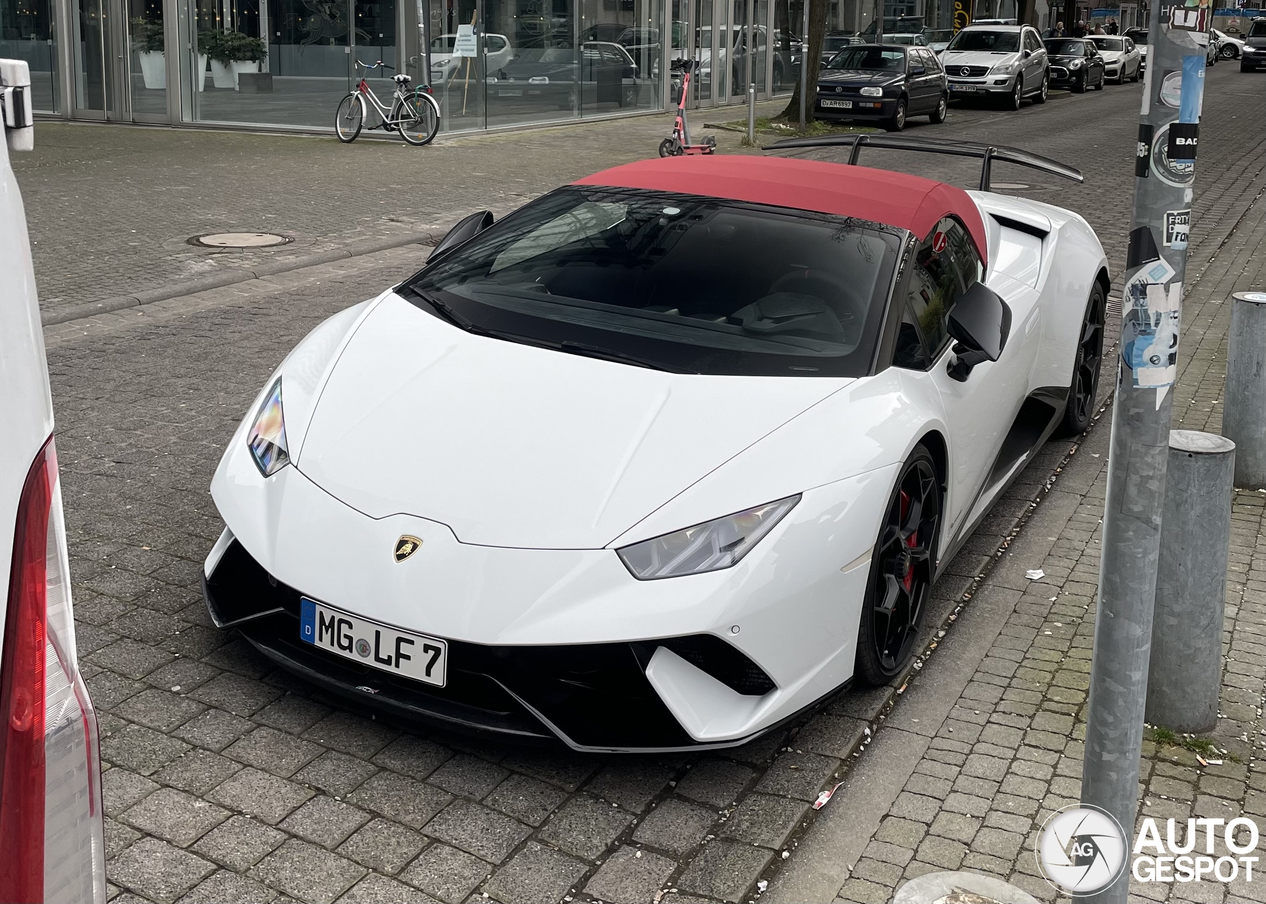 Lamborghini Huracán LP640-4 Performante Spyder
