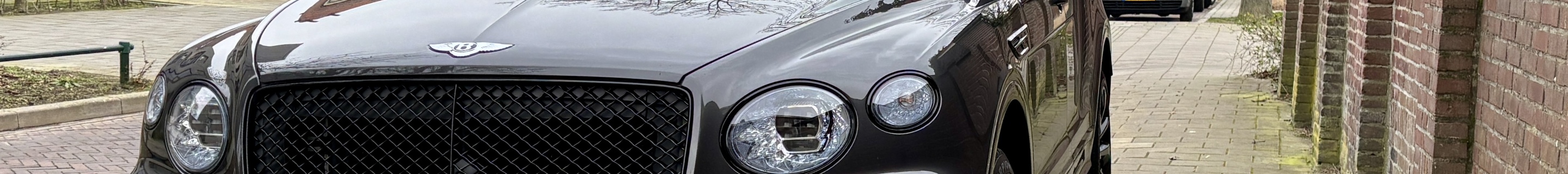 Bentley Bentayga Azure