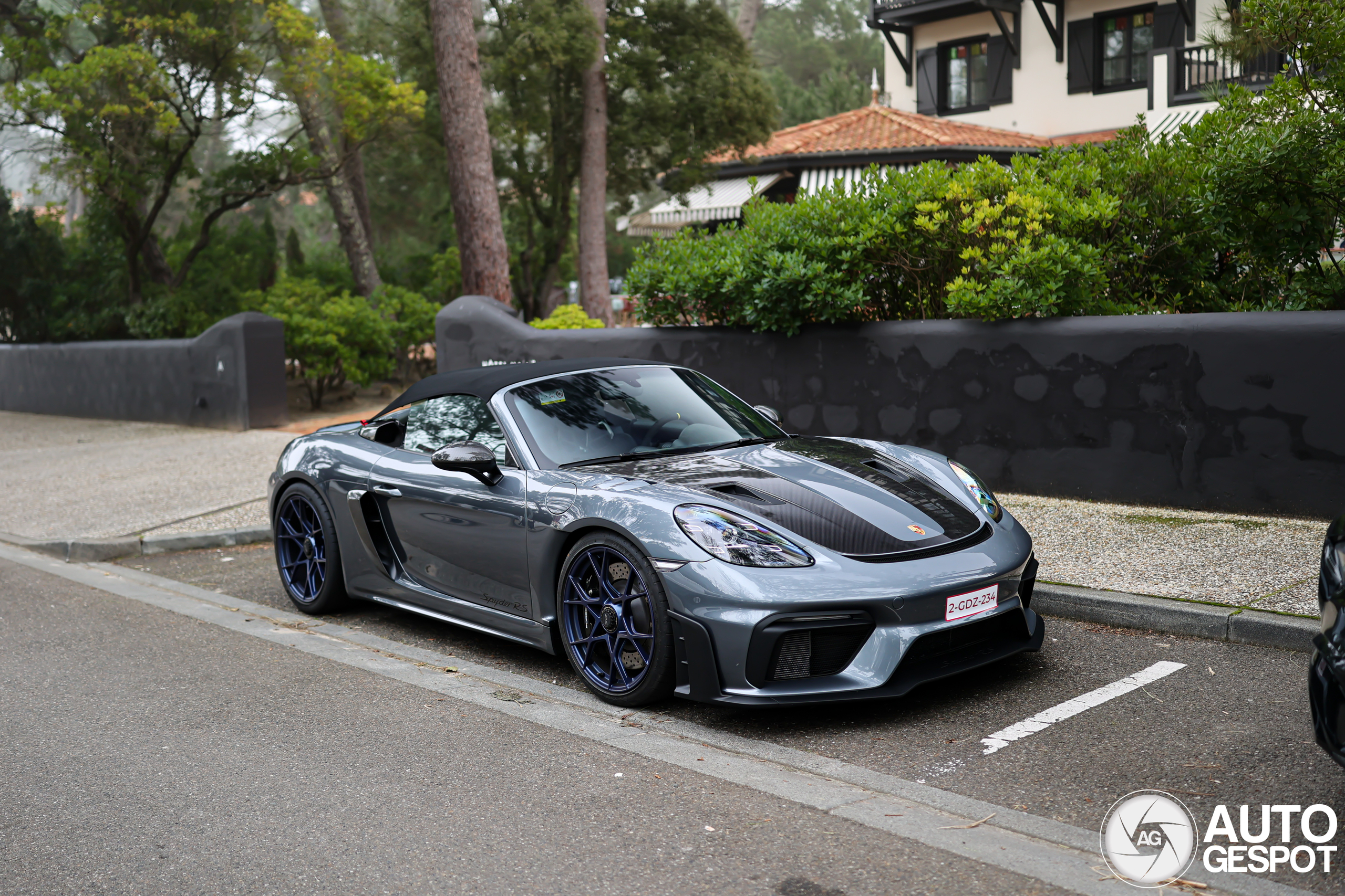 Porsche 718 Spyder RS Weissach Package