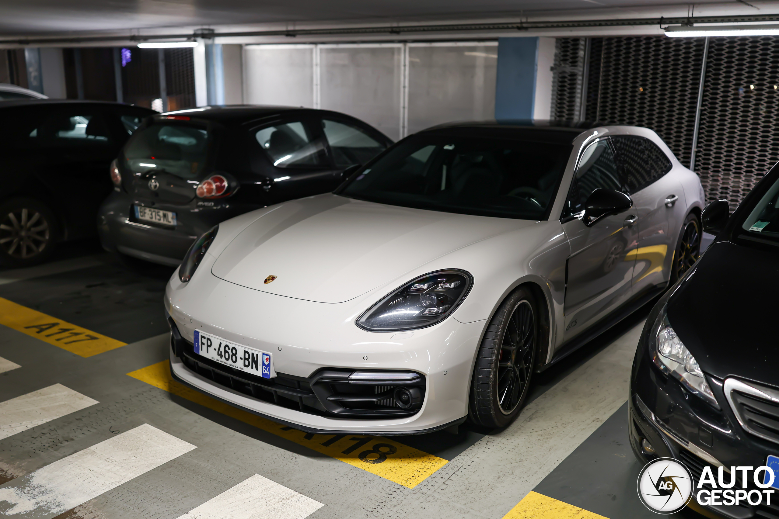 Porsche 971 Panamera GTS Sport Turismo