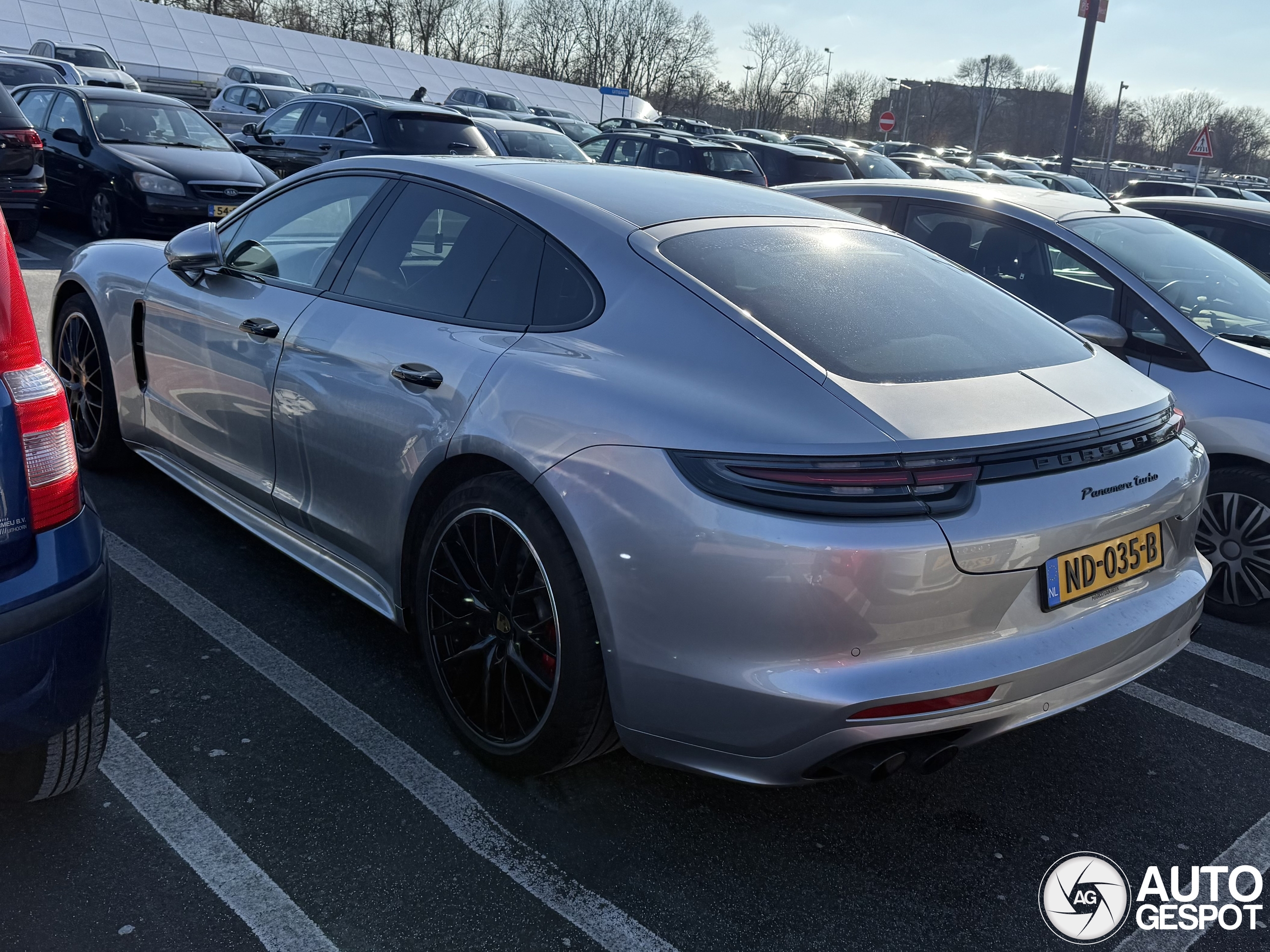 Porsche 971 Panamera Turbo