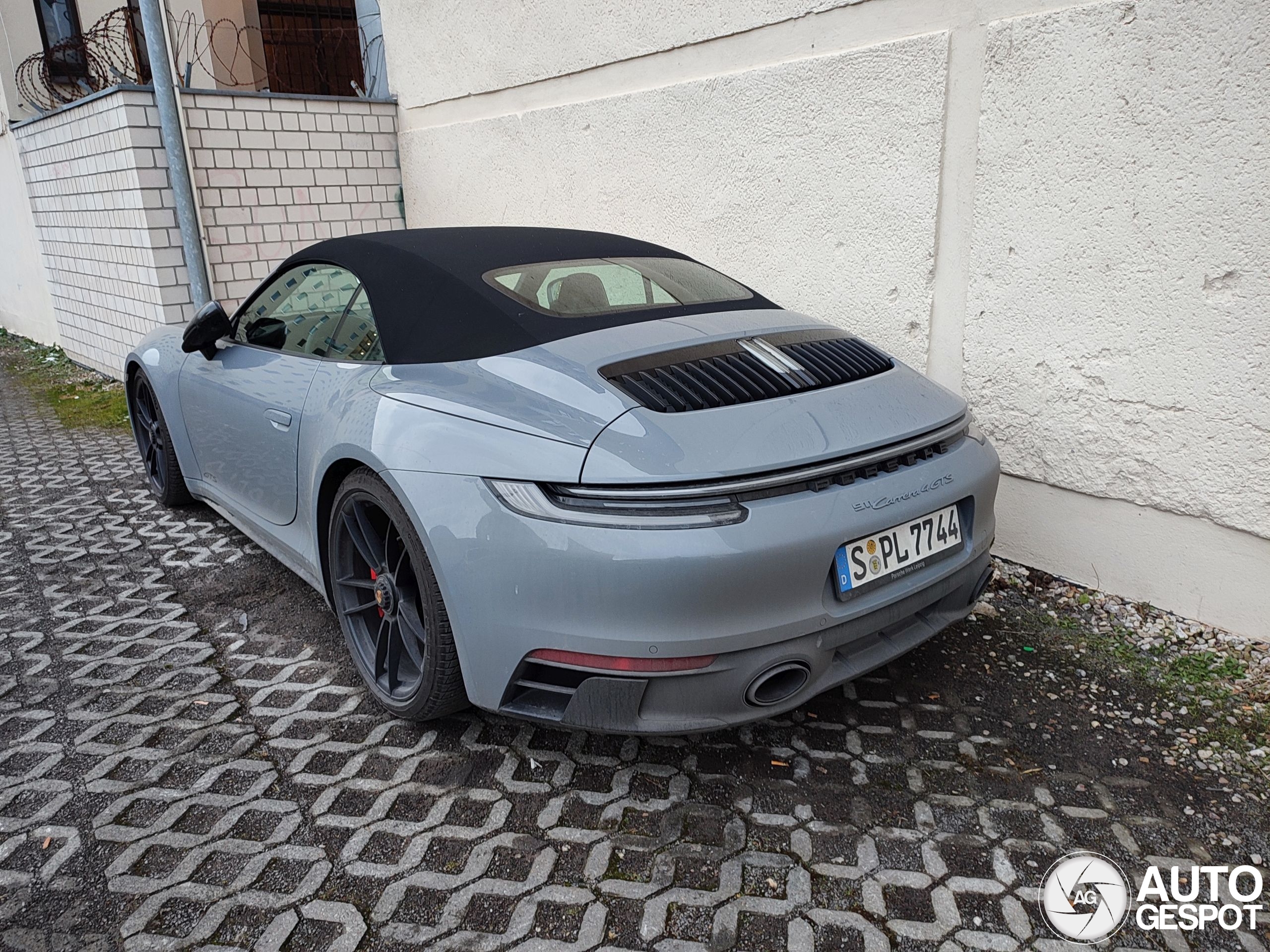 Porsche 992 Carrera 4 GTS Cabriolet