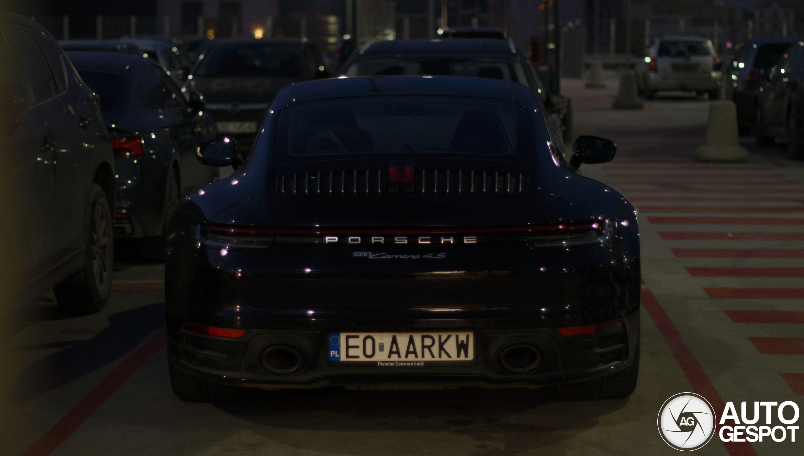 Porsche 992 Carrera 4S