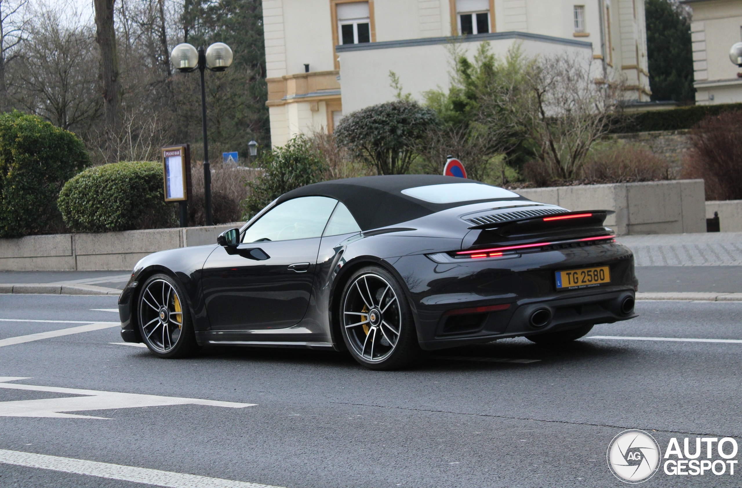 Porsche 992 Turbo S Cabriolet