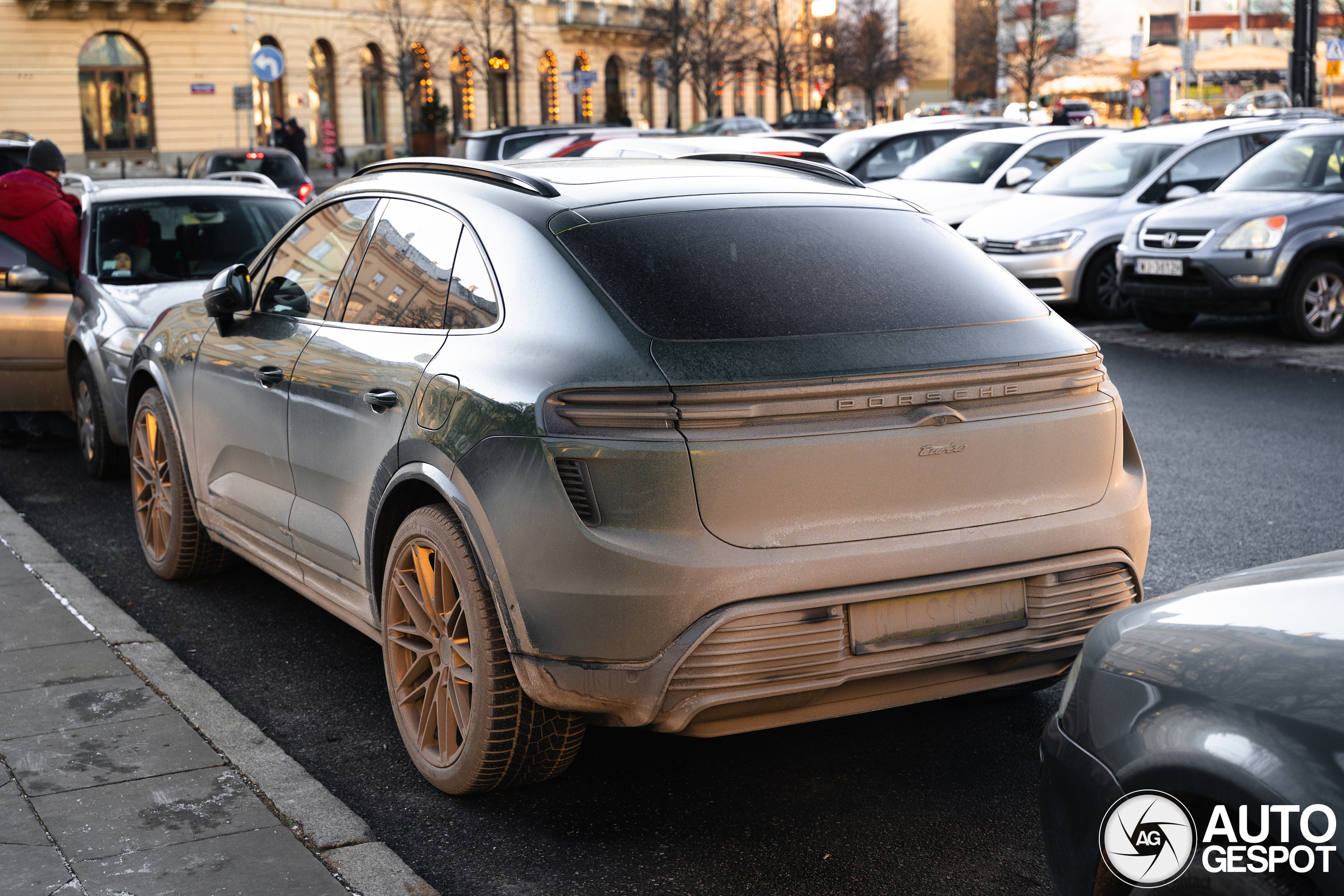 Porsche Macan EV Turbo