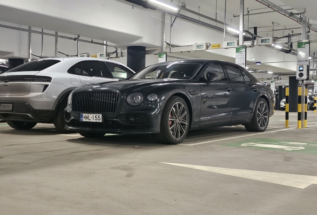 Bentley Flying Spur Hybrid S