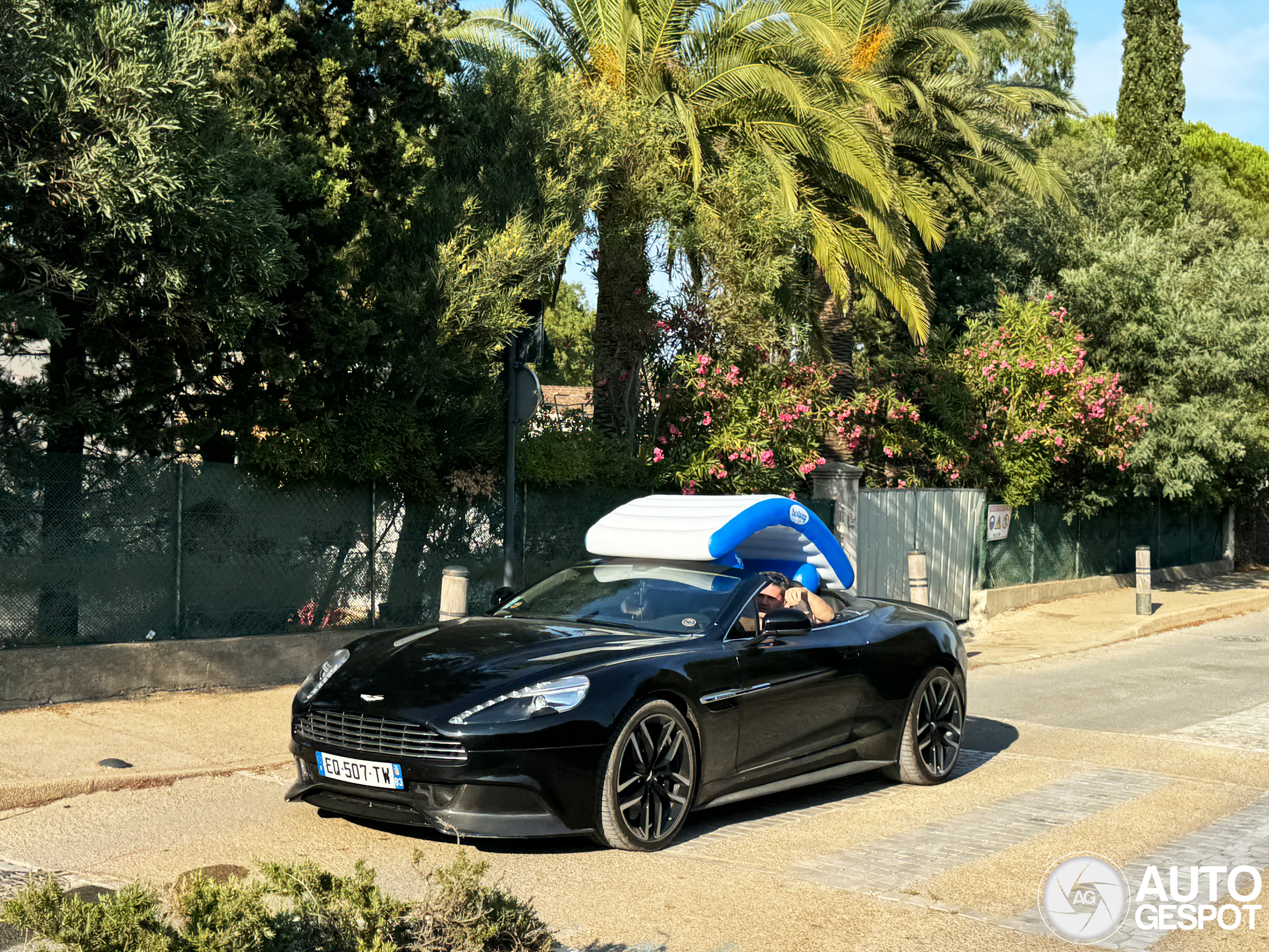 Aston Martin Vanquish Volante