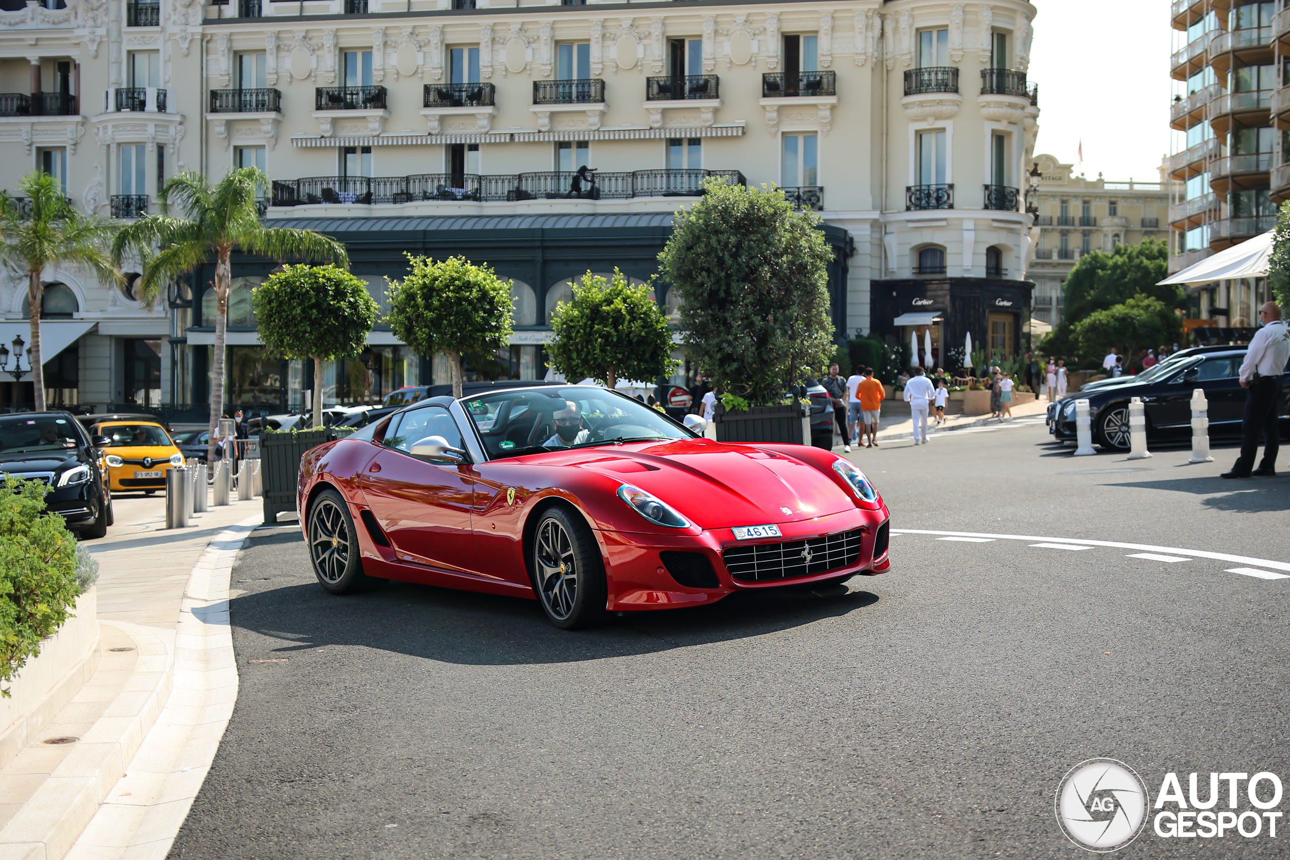 Ferrari SA Aperta gespot in Monaco: een zeldzame open GT