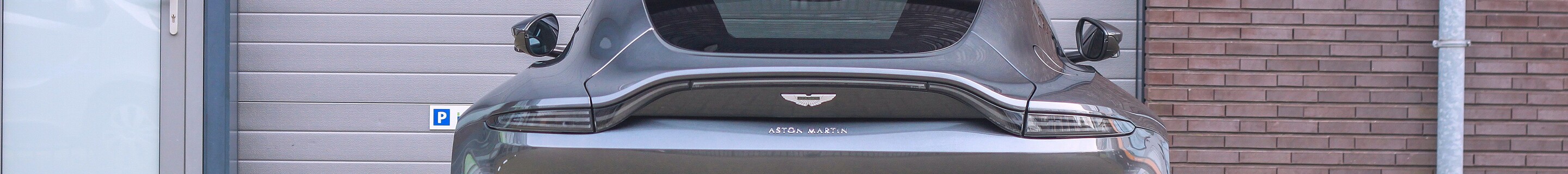 Aston Martin V8 Vantage 2018