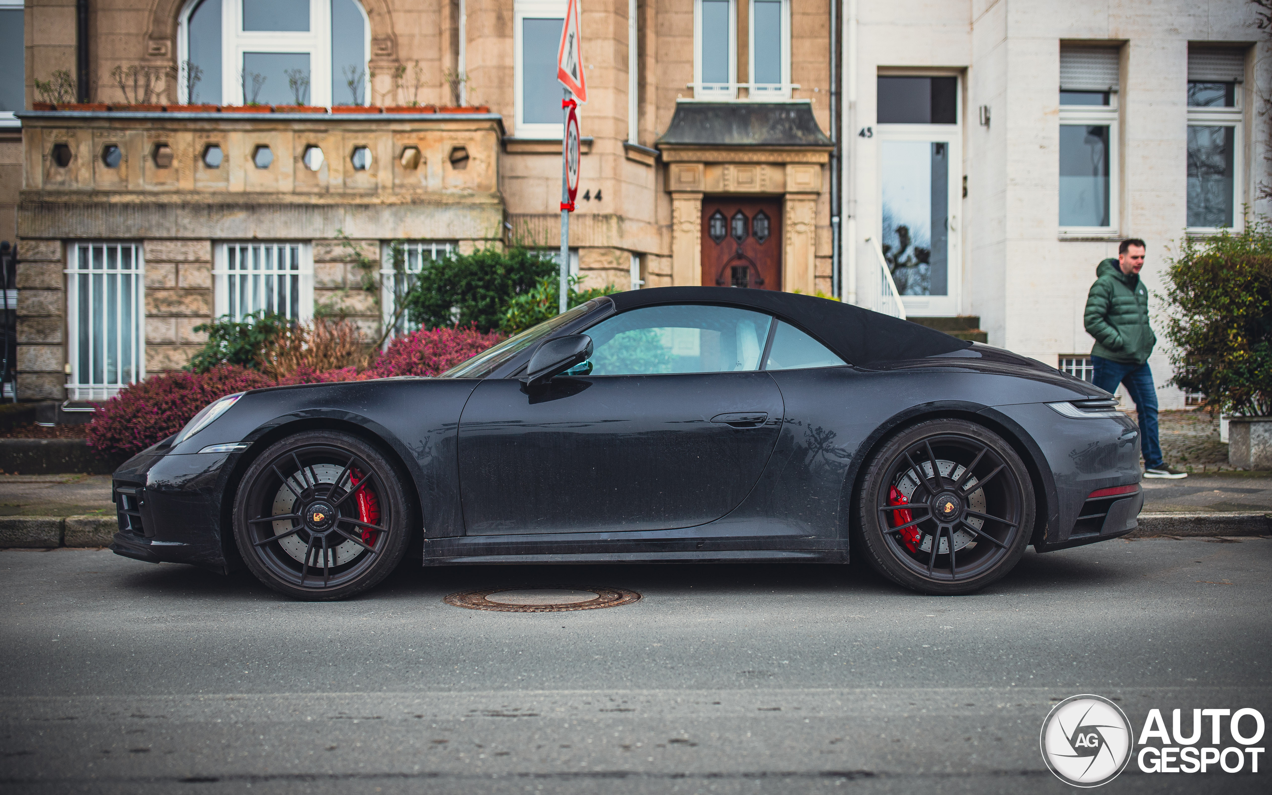 Porsche 992 Carrera 4 GTS Cabriolet