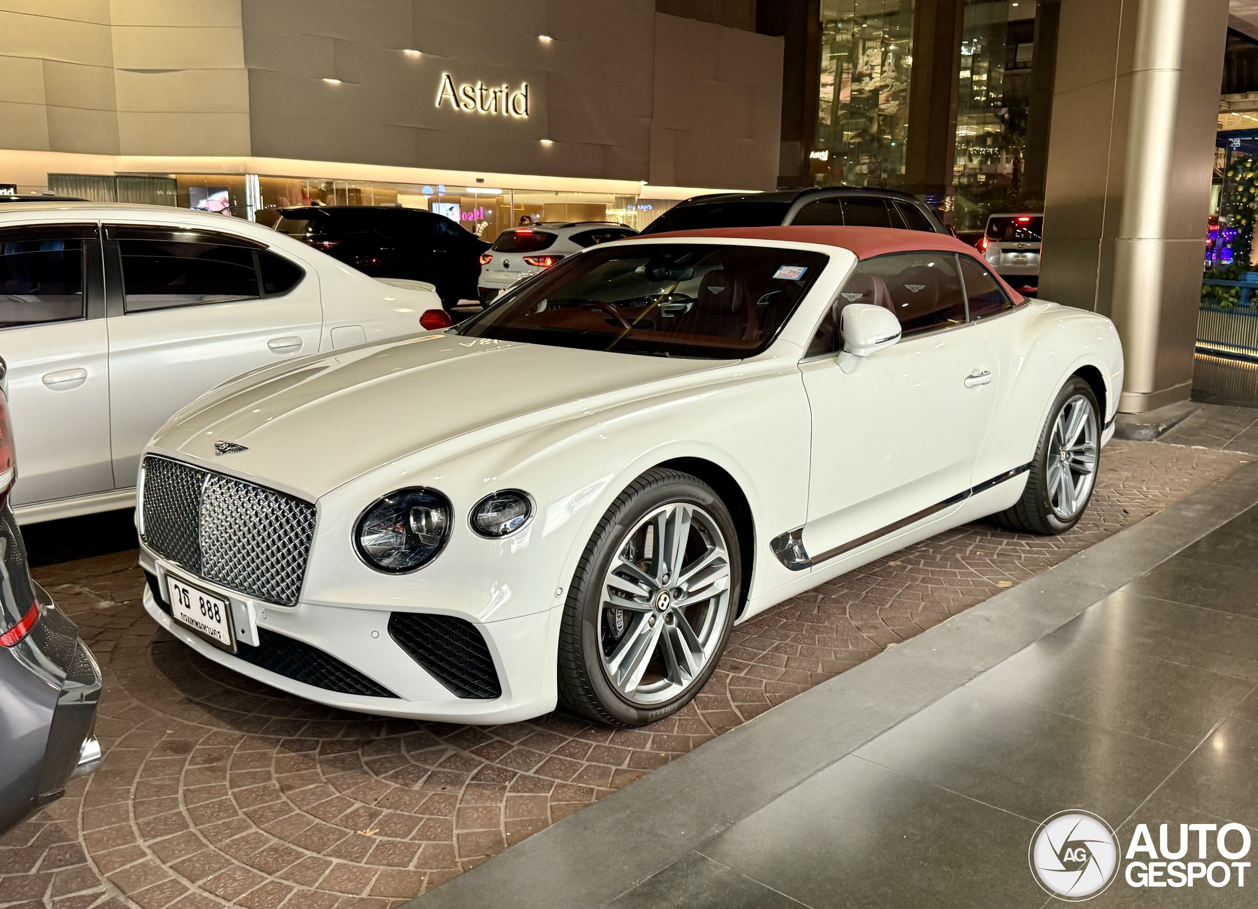 Bentley Continental GTC 2019