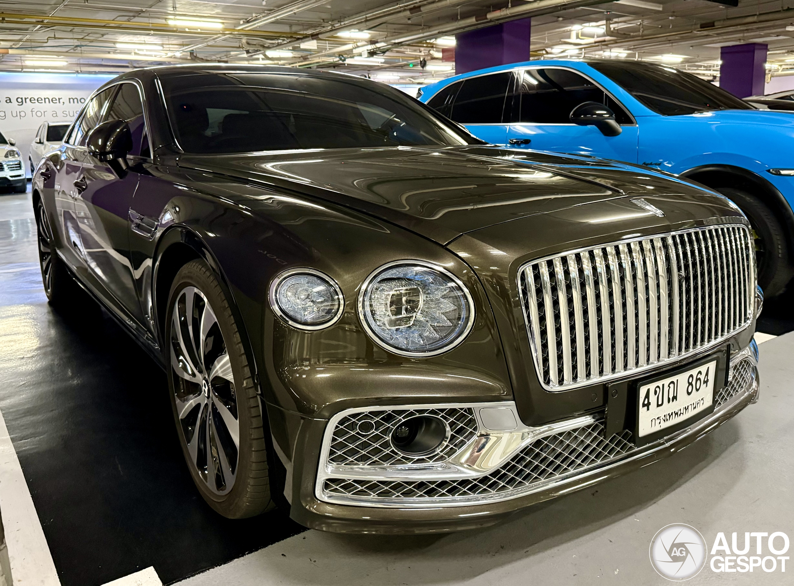 Bentley Flying Spur Hybrid Azure