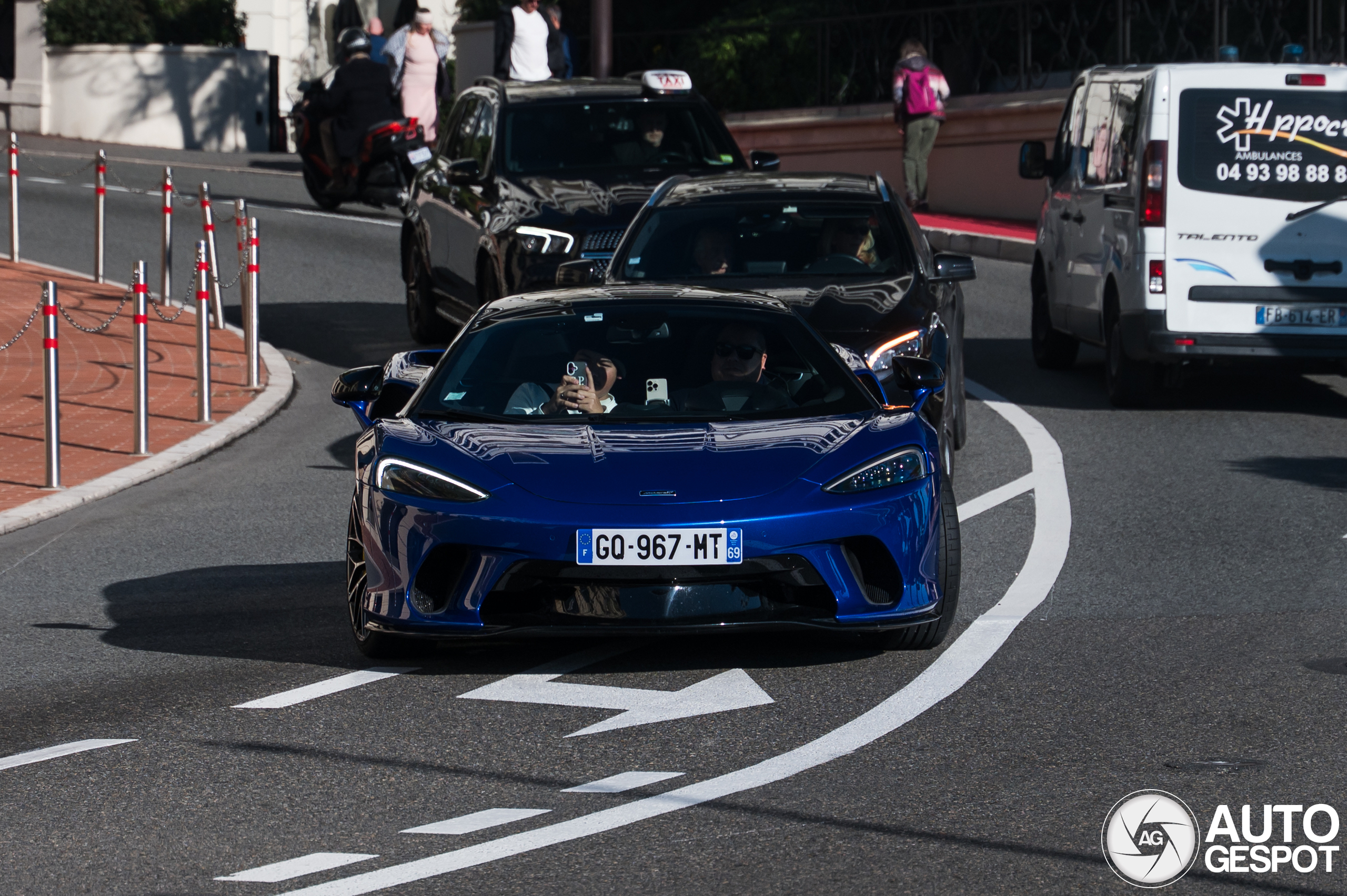 McLaren GT