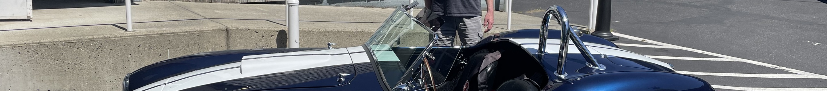AC Cobra 427