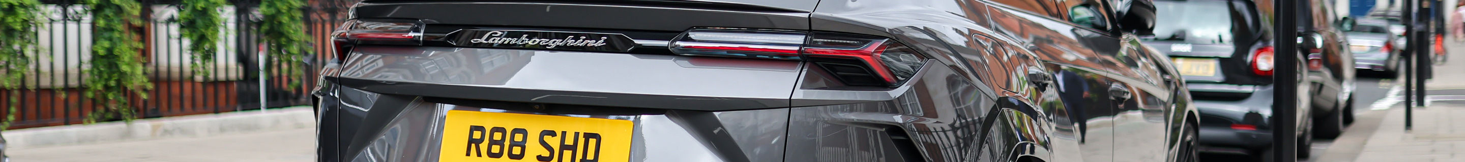 Lamborghini Urus Nero Design
