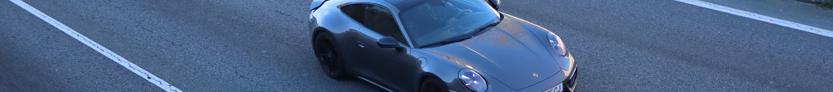 Porsche 992 Carrera 4 GTS