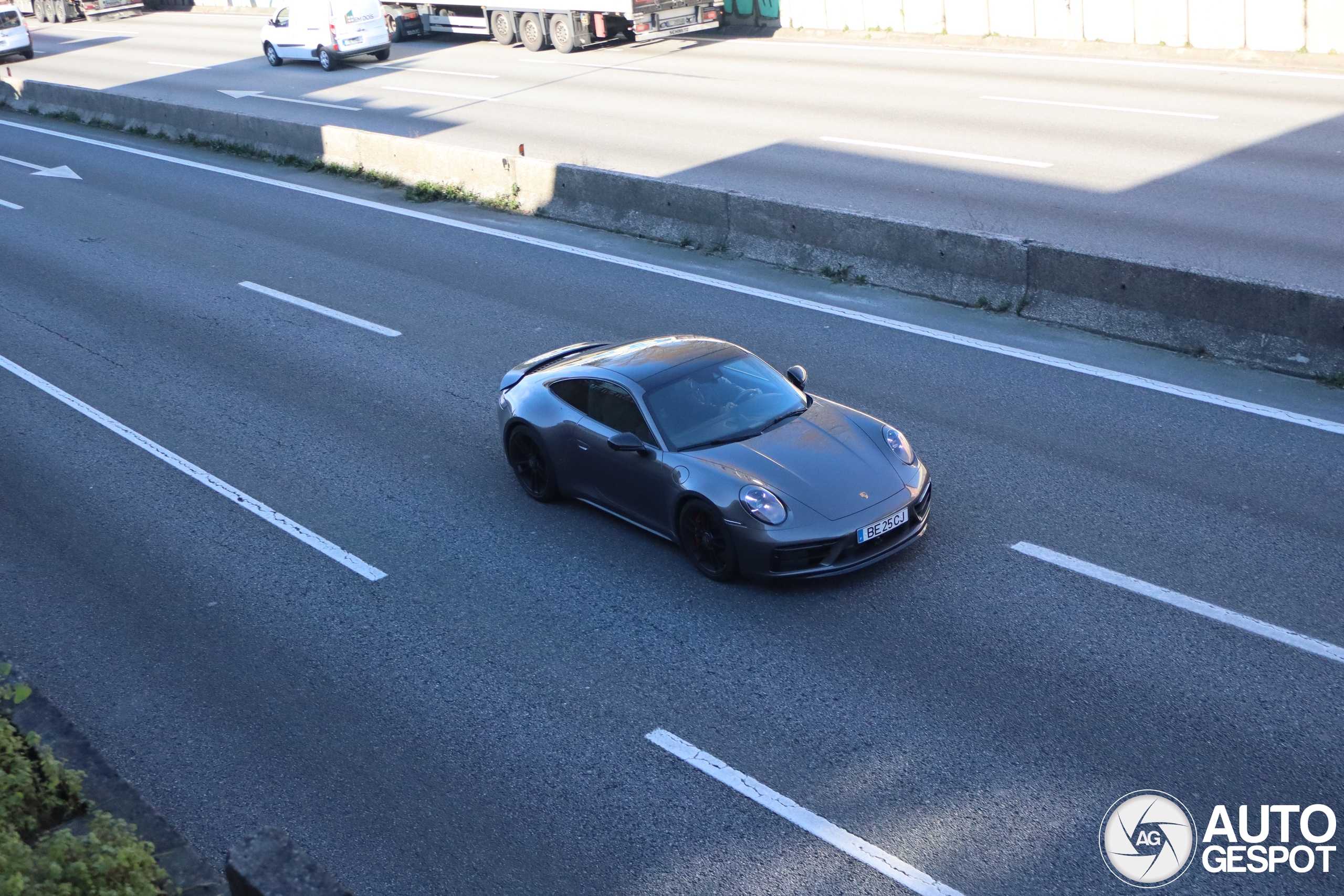 Porsche 992 Carrera 4 GTS