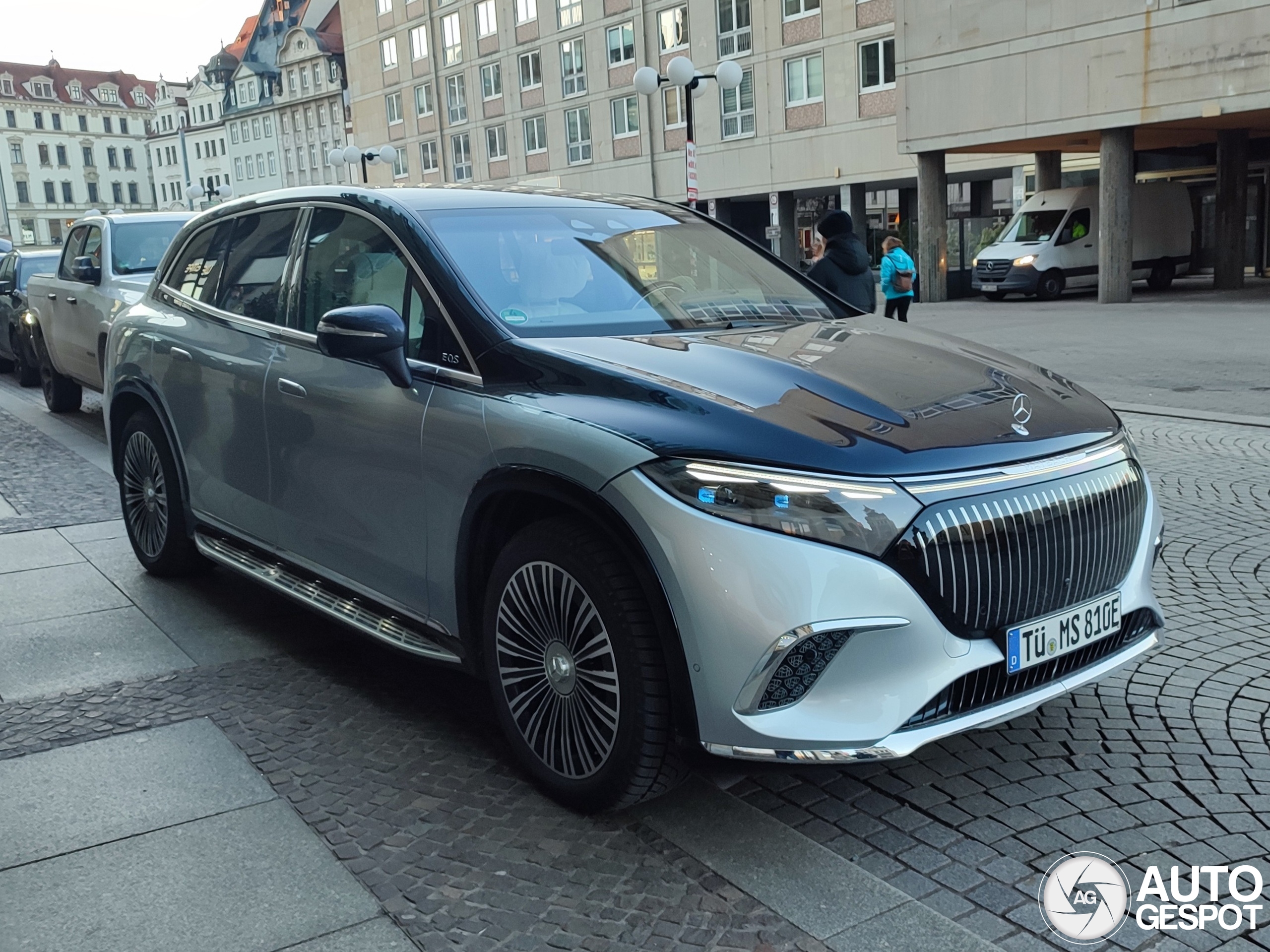 Mercedes-Maybach EQS 680 SUV