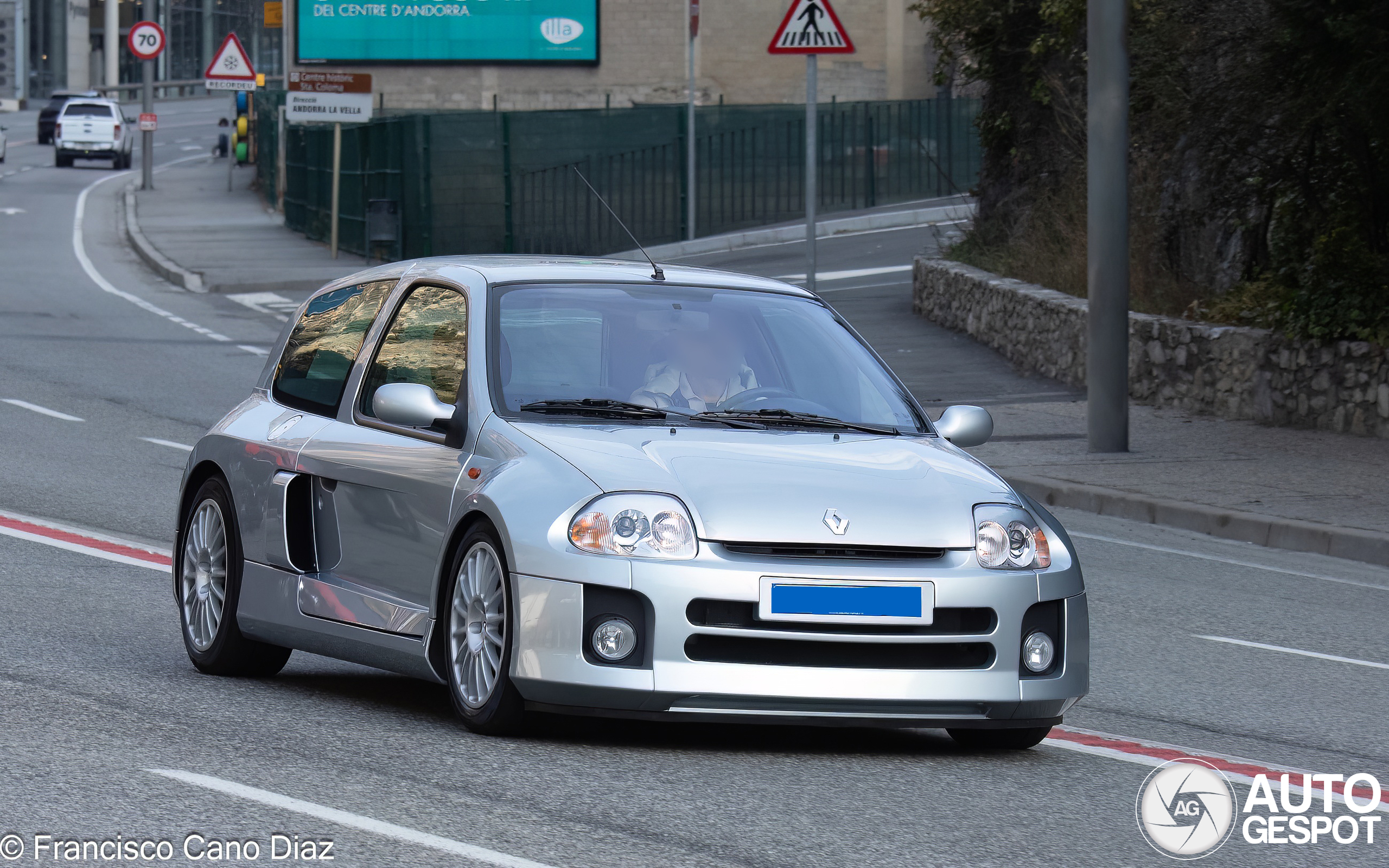 Renault Clio V6