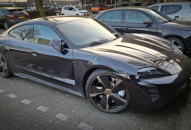 Porsche Taycan Turbo