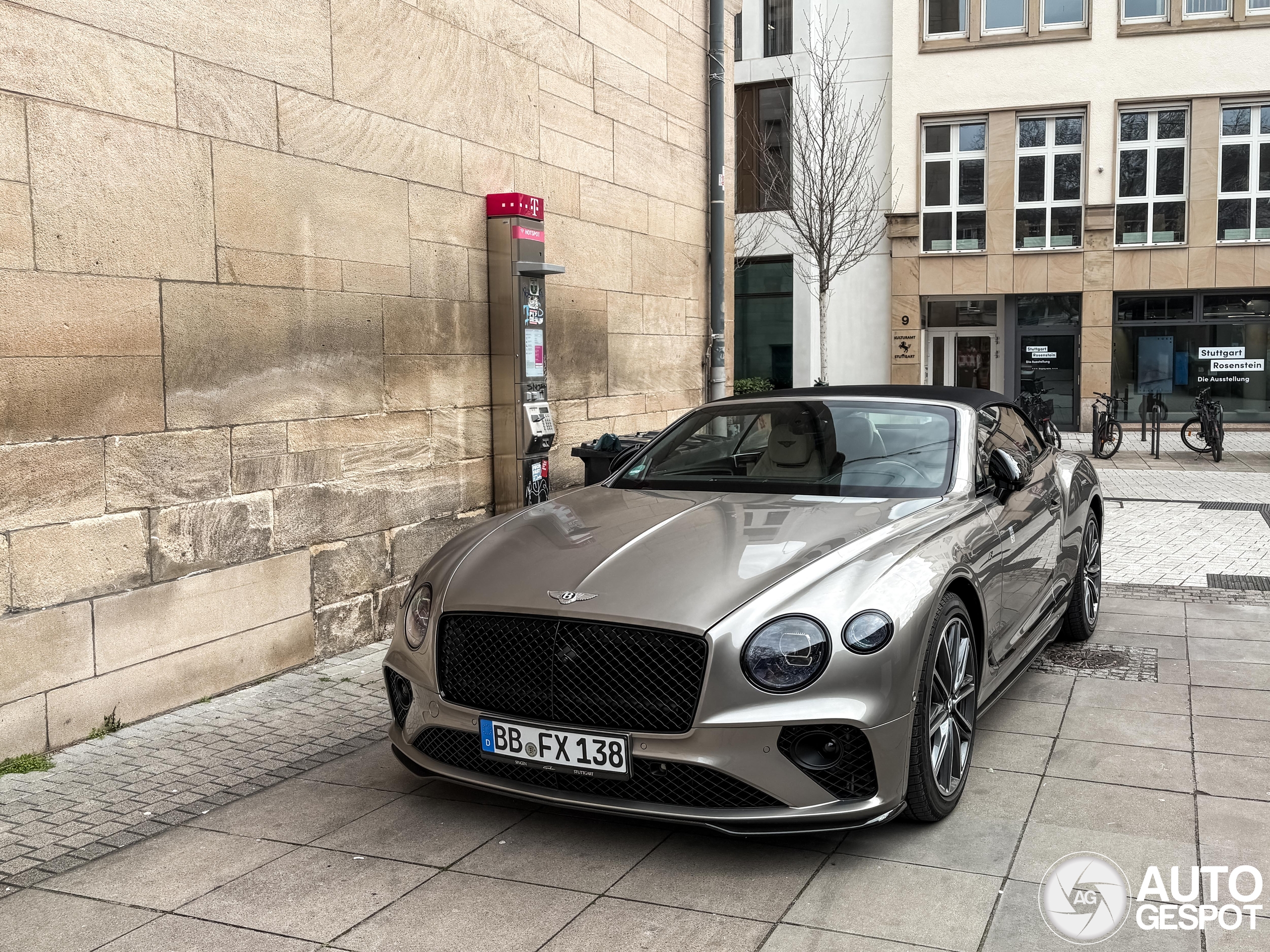 Bentley Continental GTC V8 S 2023