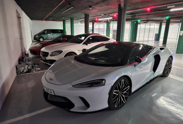McLaren GT
