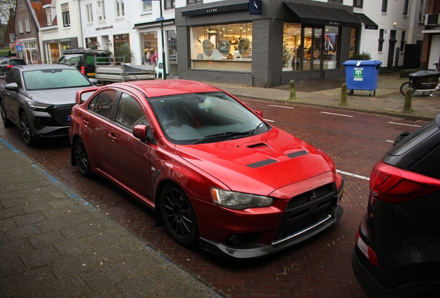Mitsubishi Lancer Evolution X GSR FQ-300