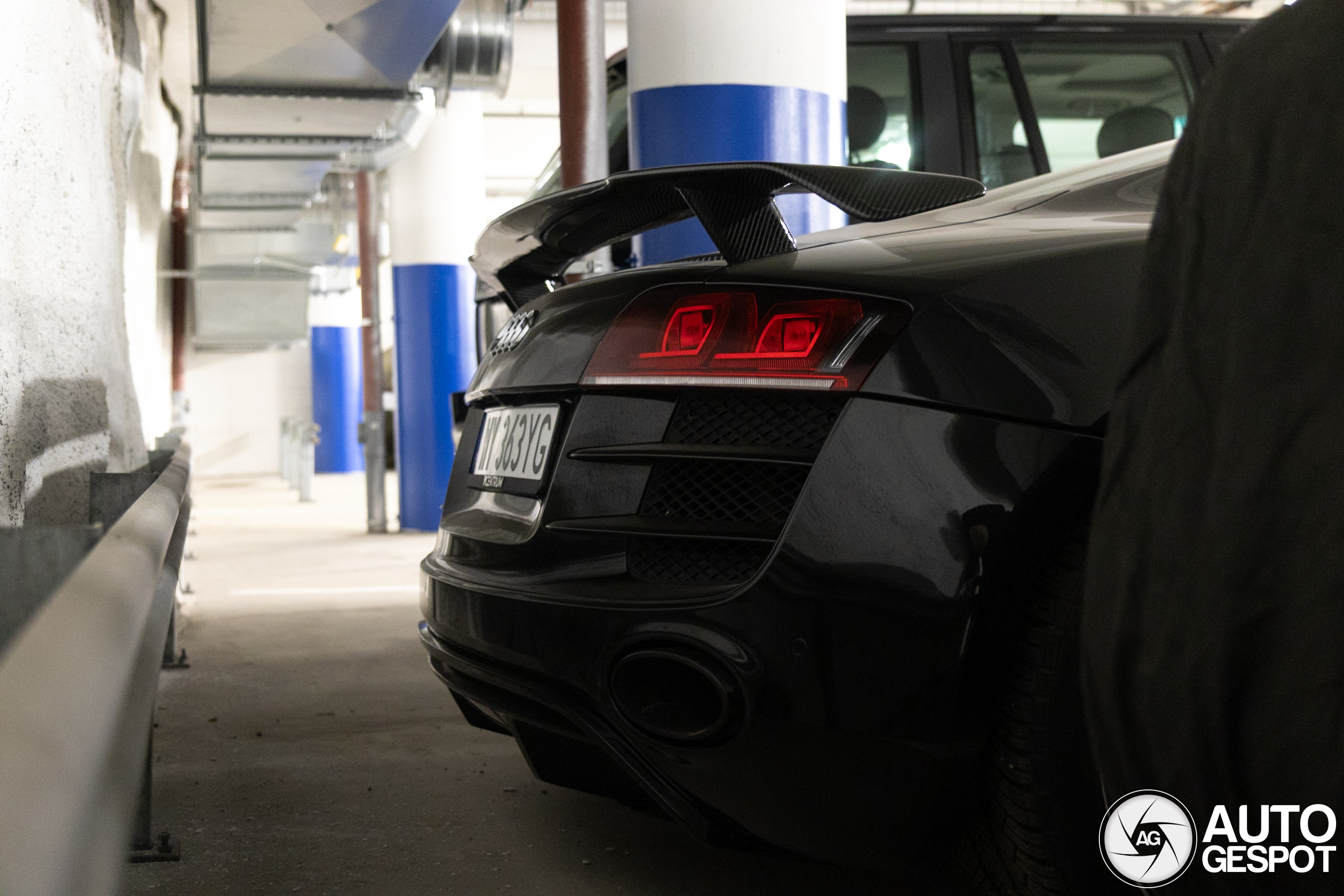 Audi R8 V10