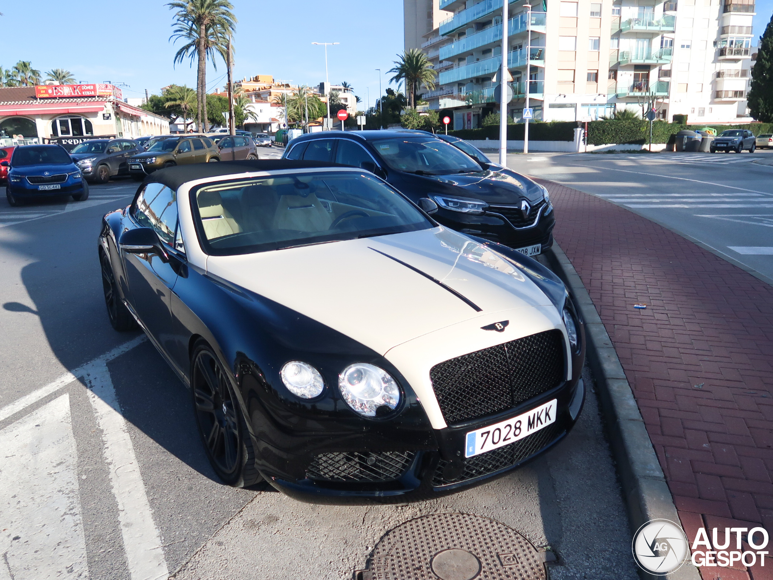 Bentley Continental GTC V8