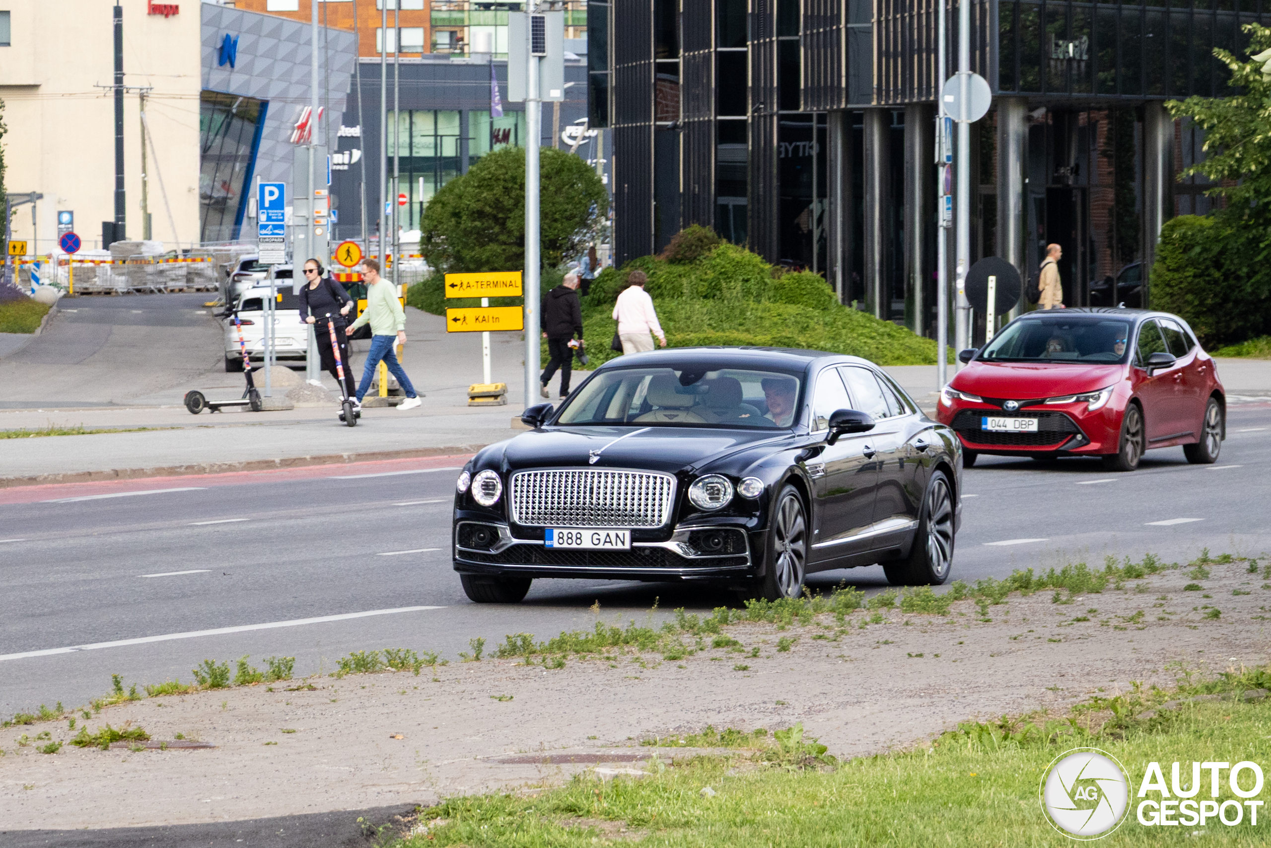 Bentley Flying Spur V8 2021